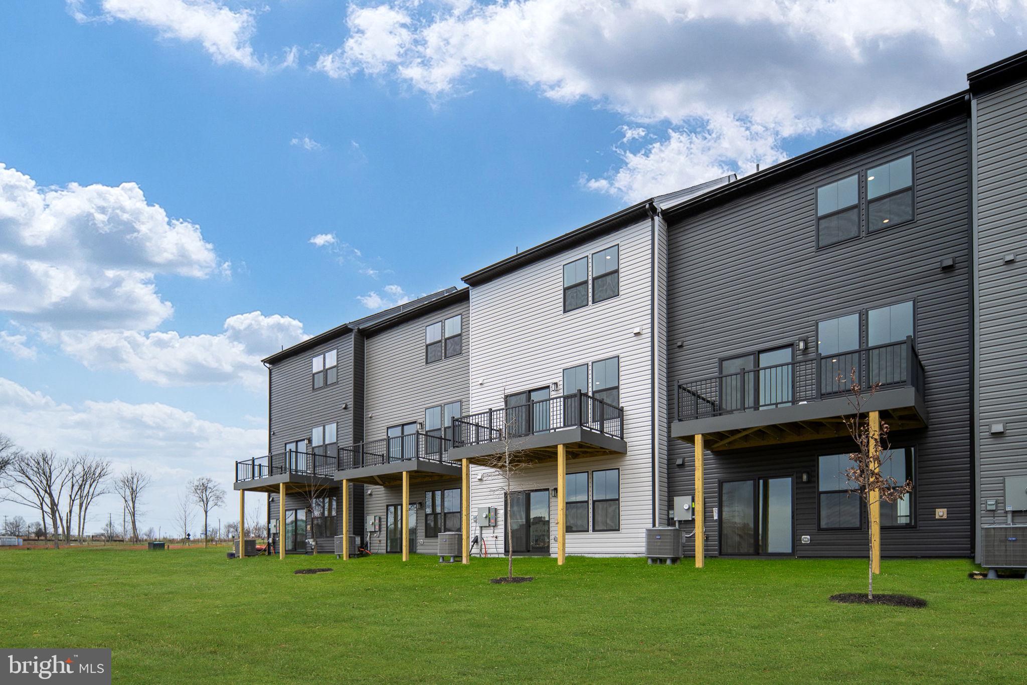 INNOVATION TOWN CENTER - Residential