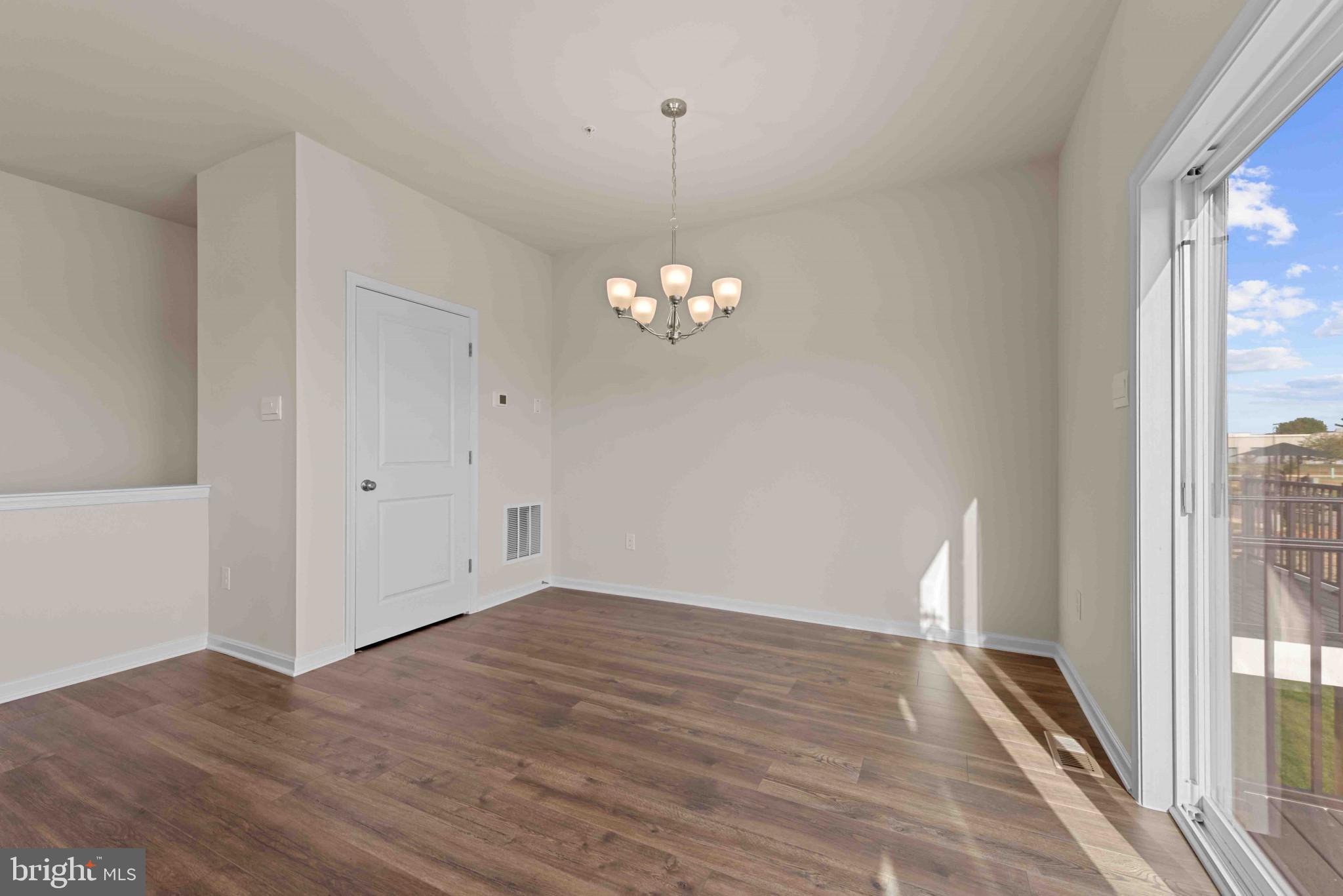 INNOVATION TOWN CENTER - Residential