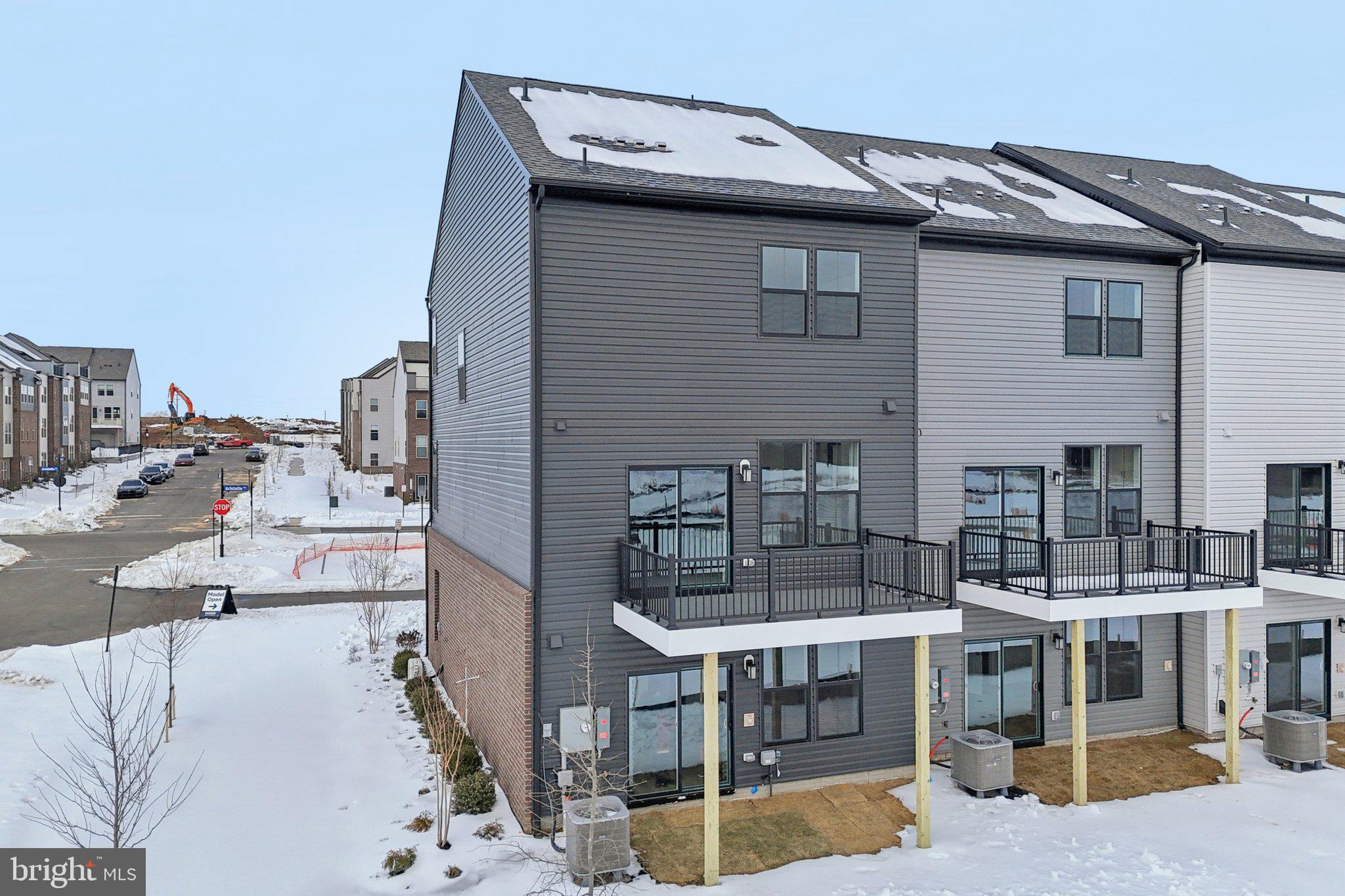 INNOVATION TOWN CENTER - Residential