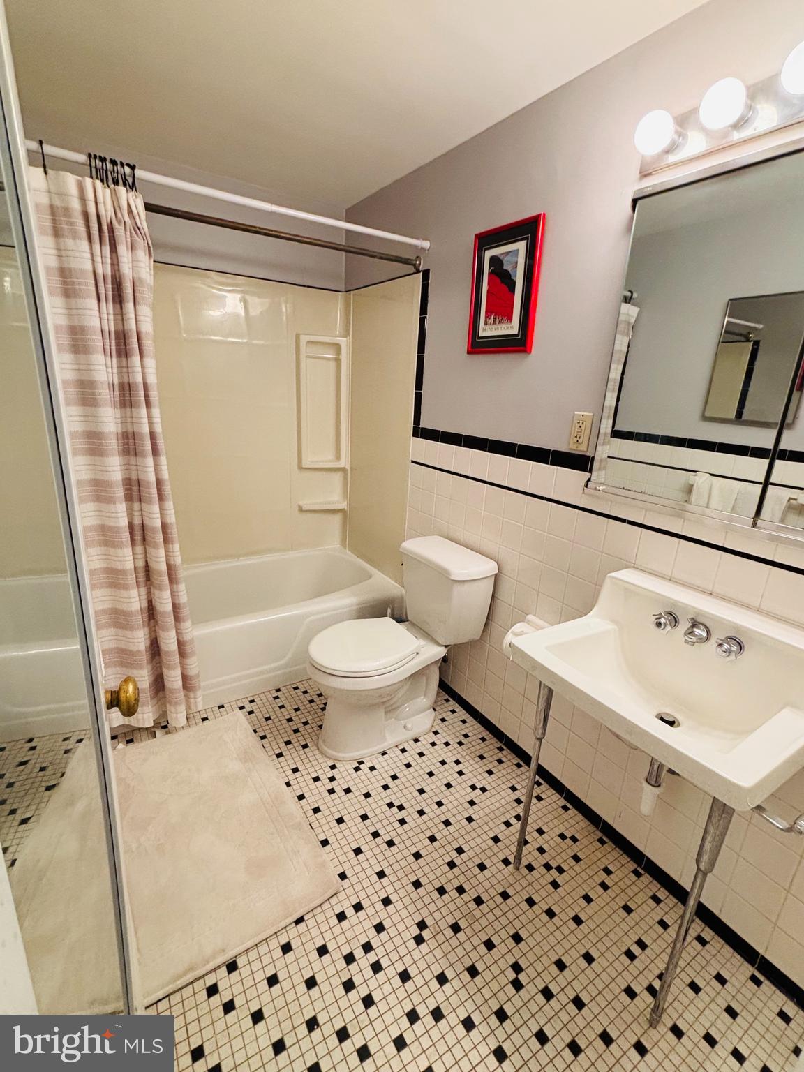 TUSCANY-CANTERBURY - Residential Lease