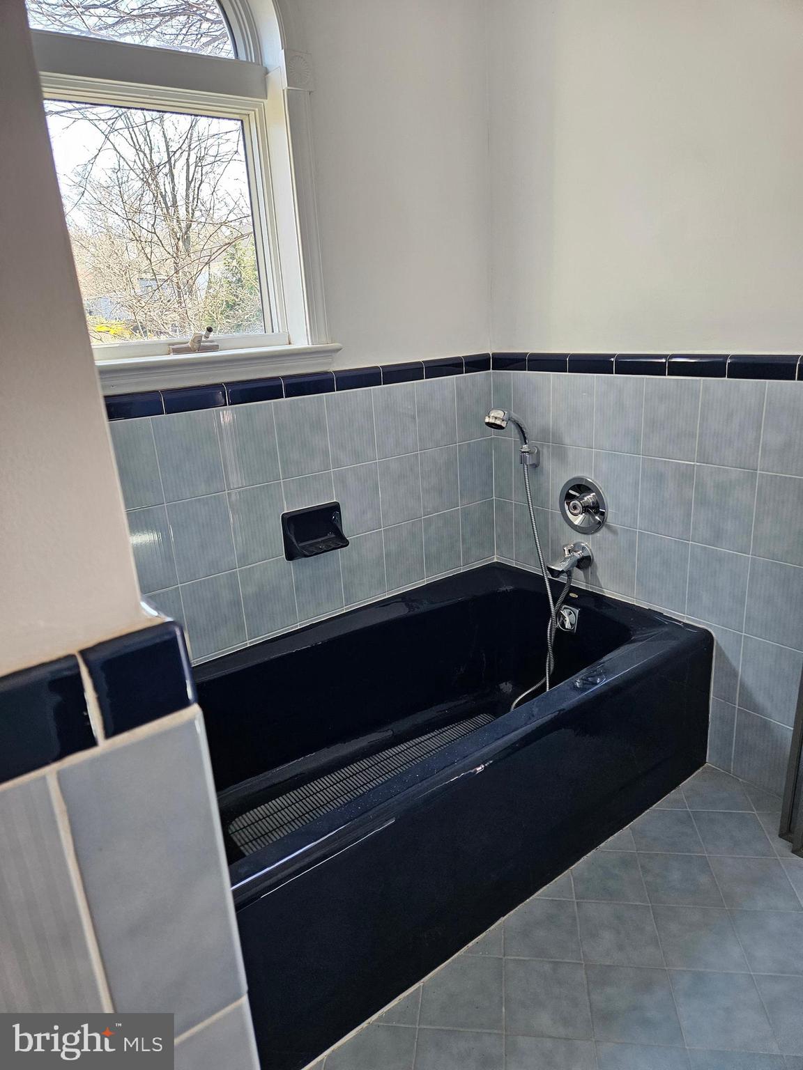 OAKWOOD KNOLLS - Residential