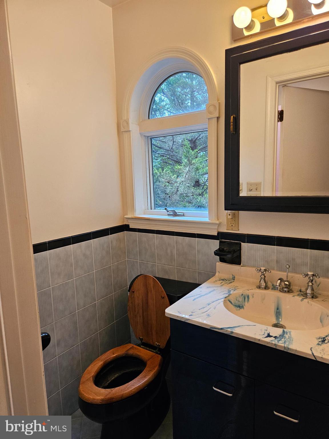 OAKWOOD KNOLLS - Residential