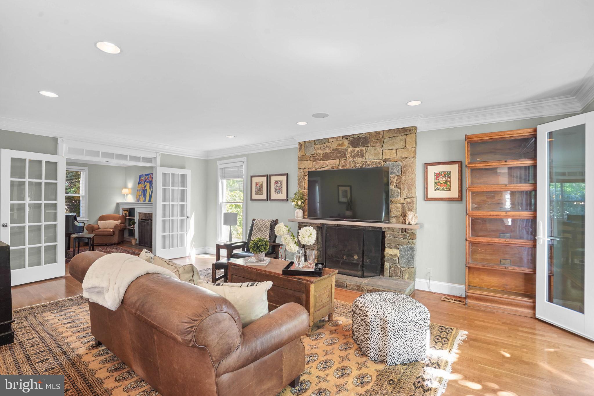 OAKWOOD KNOLLS - Residential