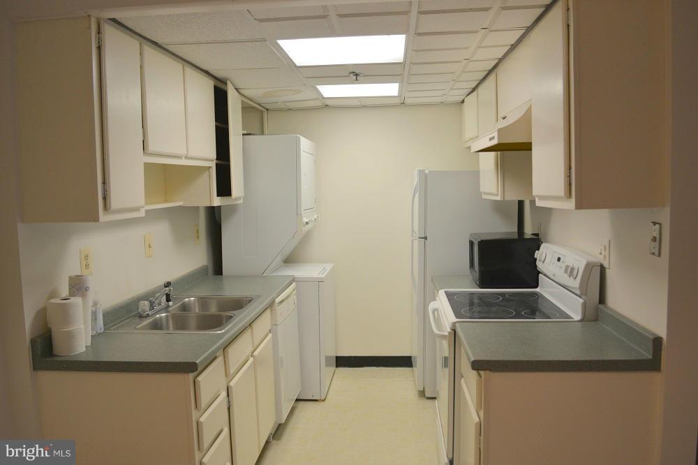 HIGHPOINTE - Residential Lease