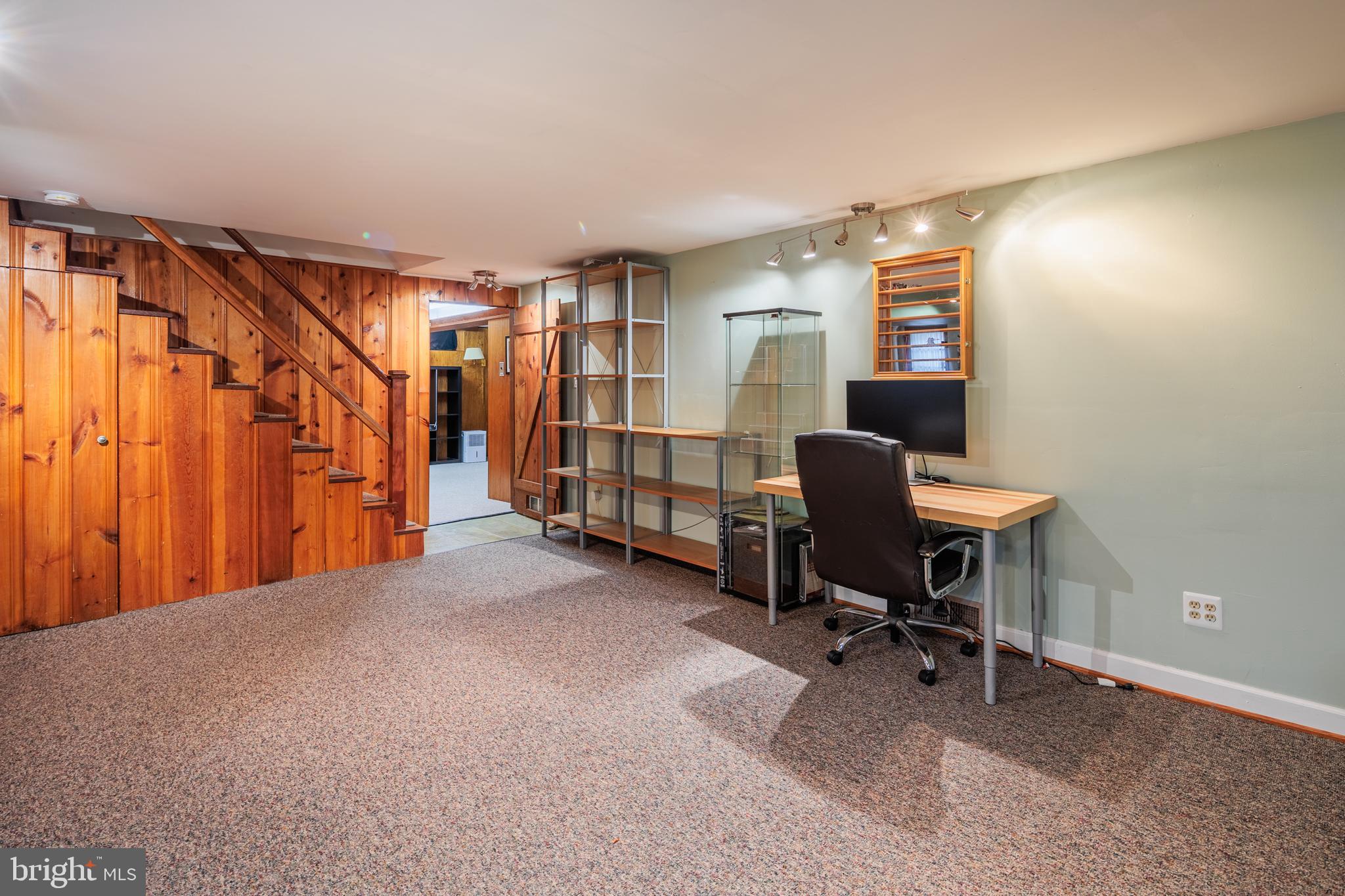 HARWOOD MANOR - Residential