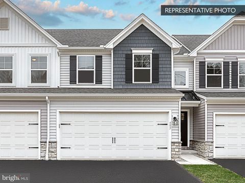 2125 HAMPDEN COURT LOT 18 ENOLA PA 17025