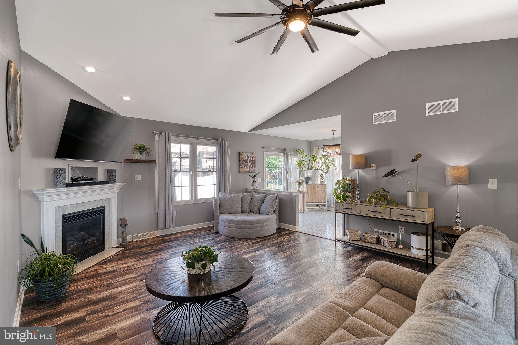 RIVERS POINTE - Residential