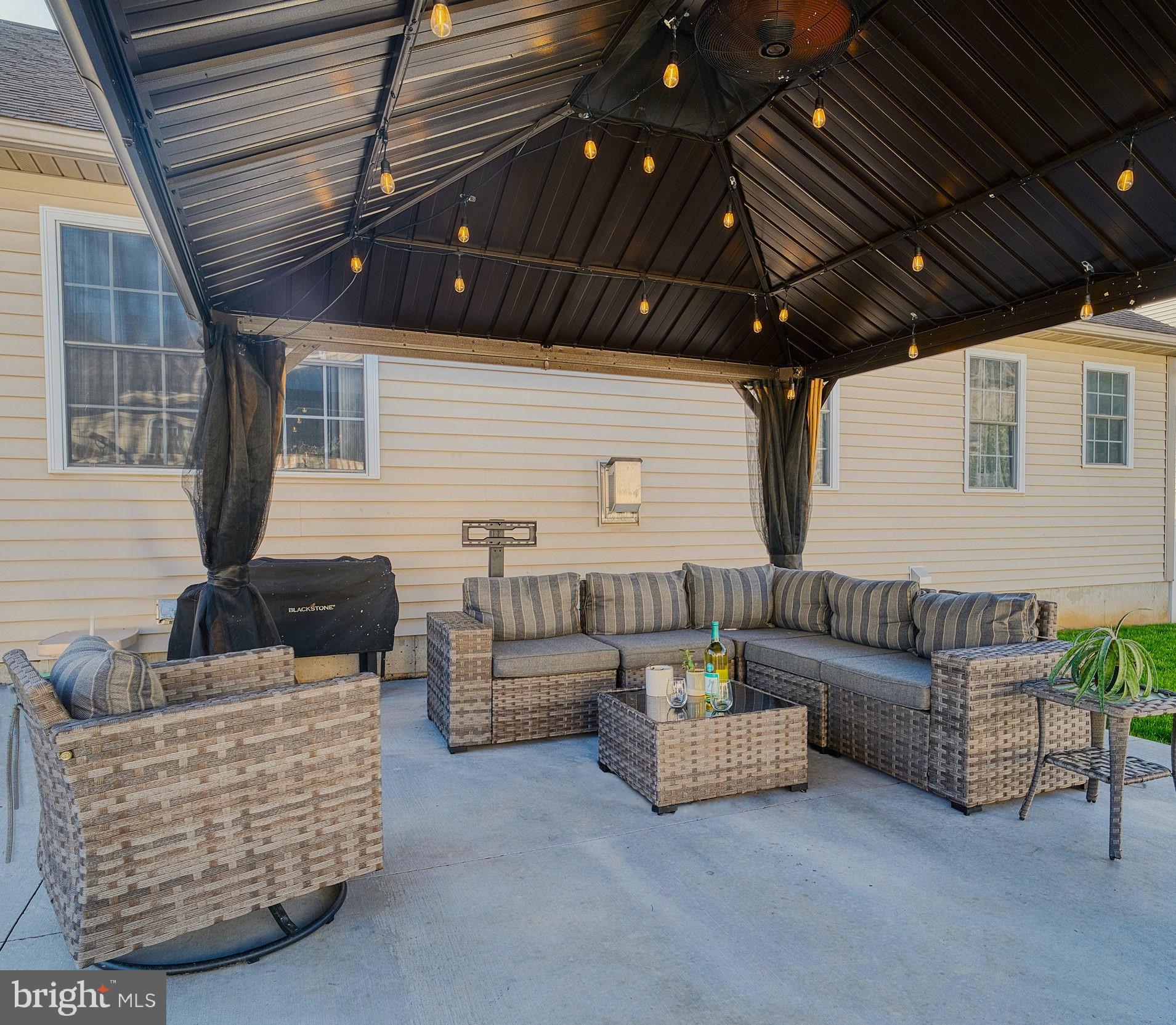 RIVERS POINTE - Residential