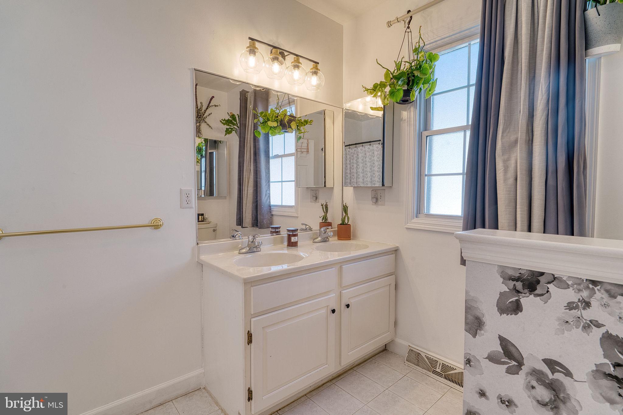 RIVERS POINTE - Residential