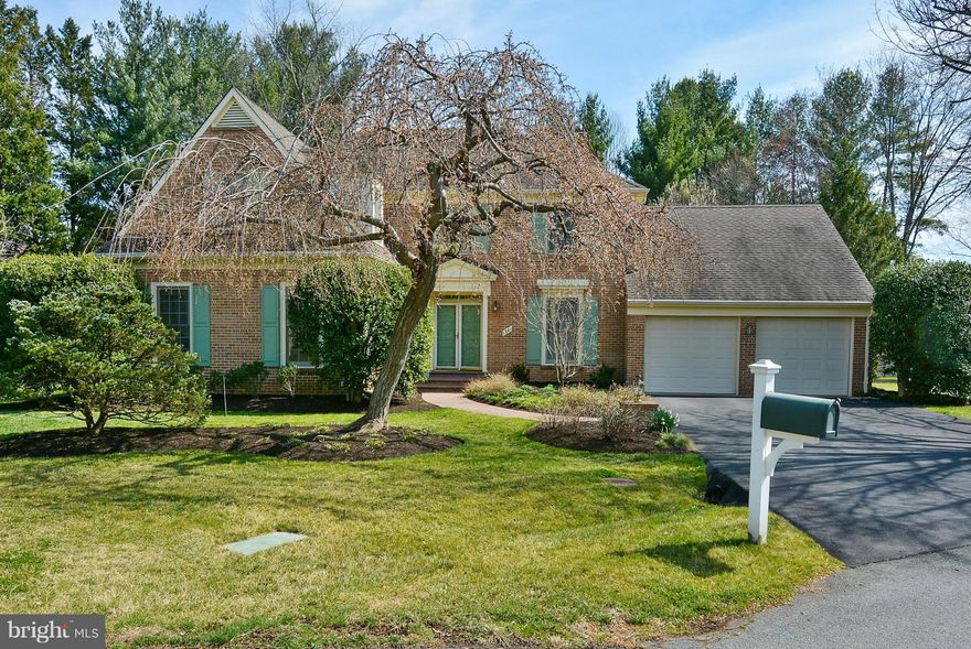 SPACIOUS WELL-KEPT COLONIAL-BEAUTIFUL ALMOST 2/3 ACRE CUL-DE-SAC LOT. CONVENIENTLY LOCATED NEAR EVERY PLACE YOU WANT TO BE! REDONE HARDWOOD FLOORS ON MAIN & BEDROOM LEVELS. GORGEOUS TRADITIONAL MOLDINGS THROUGHOUT. FRENCH DOORS. RECESSED LIGHTING.CEILING FAN/LIGHTING. PLENTY OF STORAGE - LG CLOSETS.REDONE WOOD KITCHEN CABINETRY. SCREENED PORCH OVERLOOKS FABULOUS PRIVATE BACKYARD. VERY LOW HOA FEE.