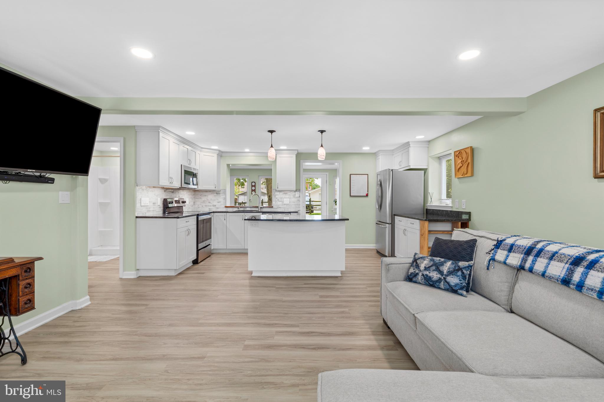 516 VINE STREET