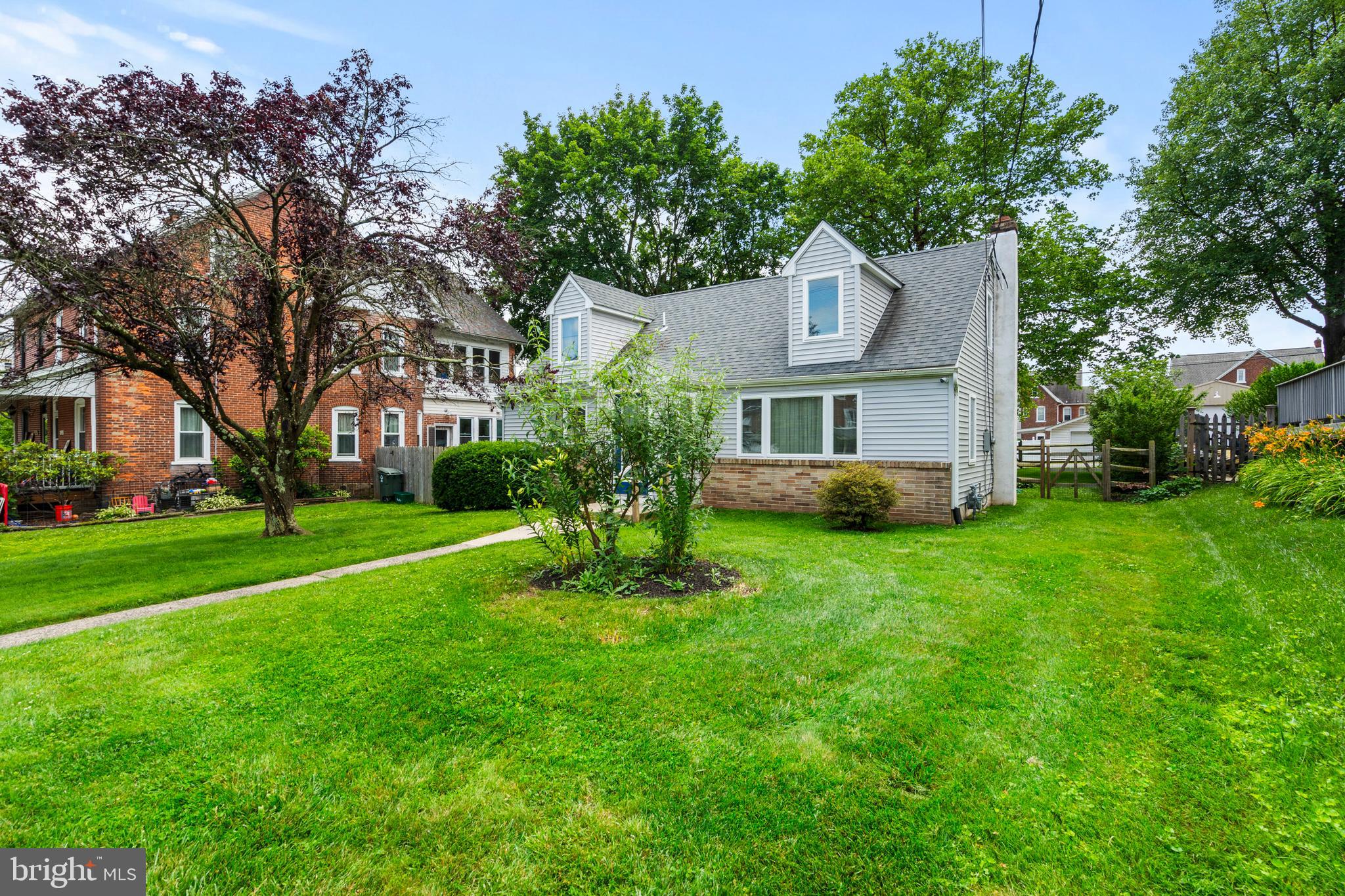516 VINE STREET