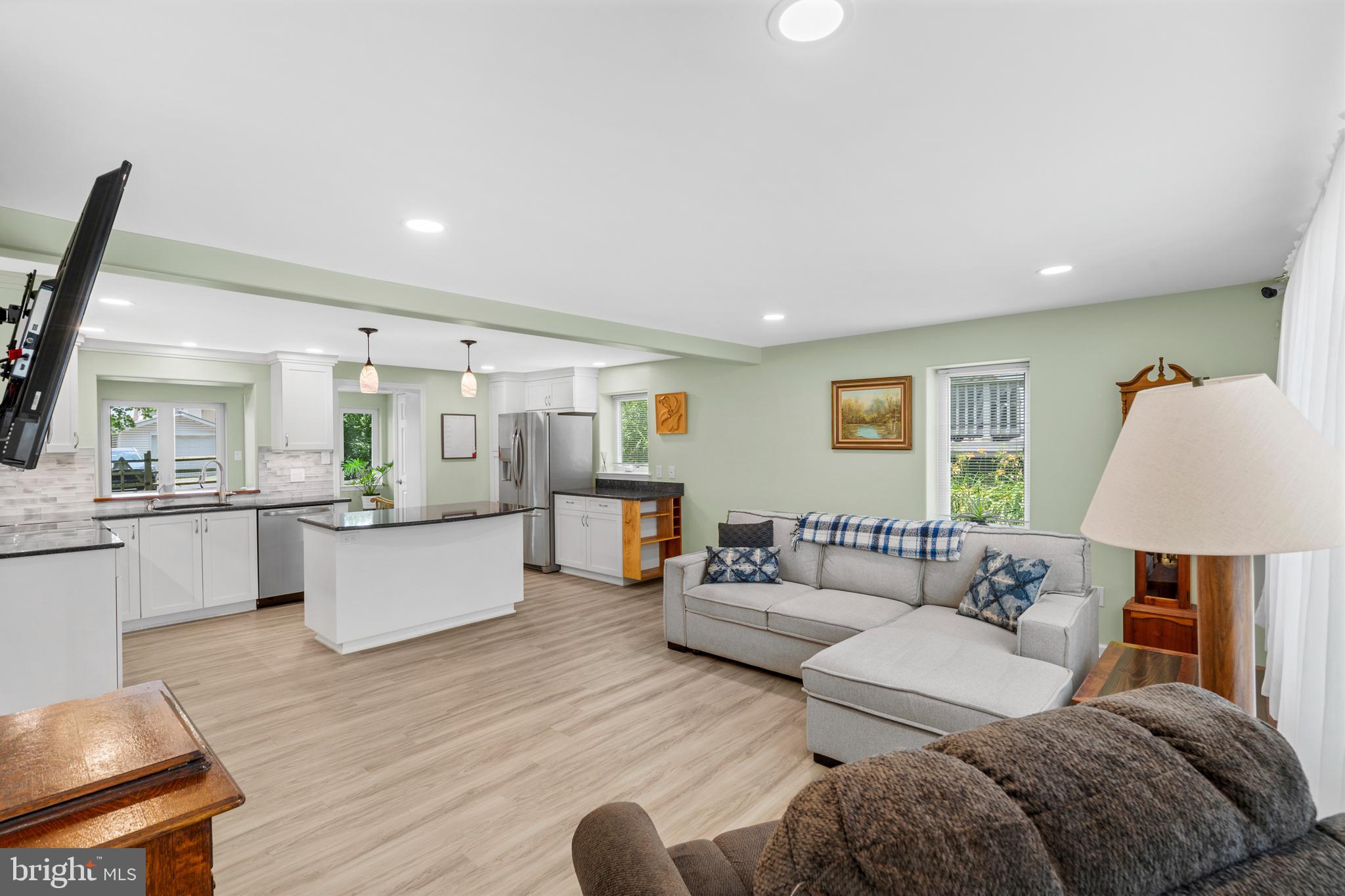 516 VINE STREET