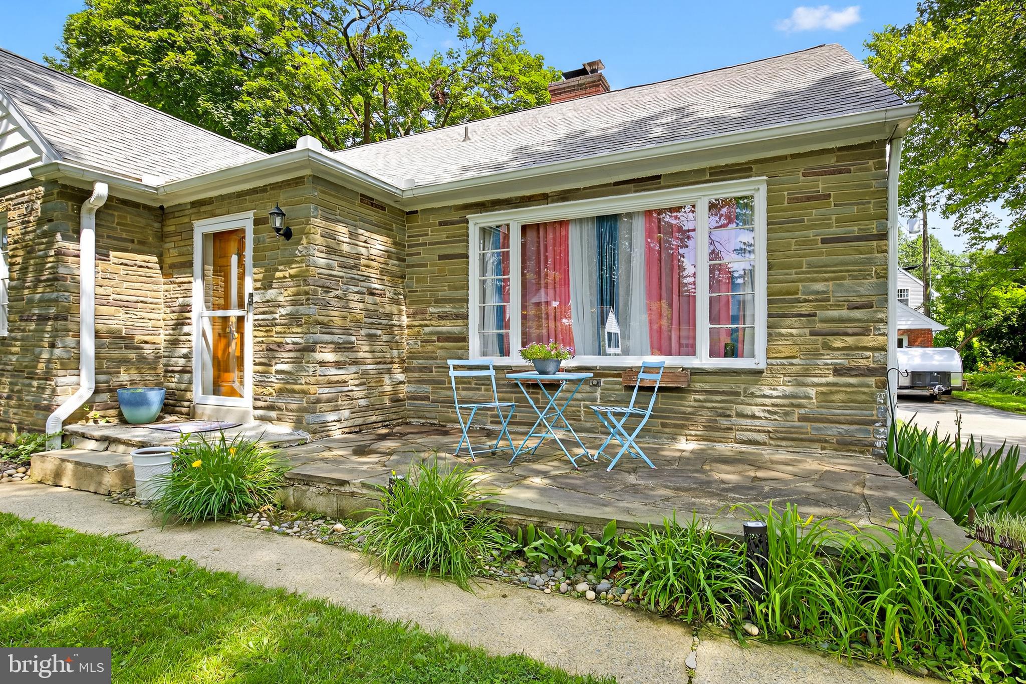 15 OVERLOOK AVENUE