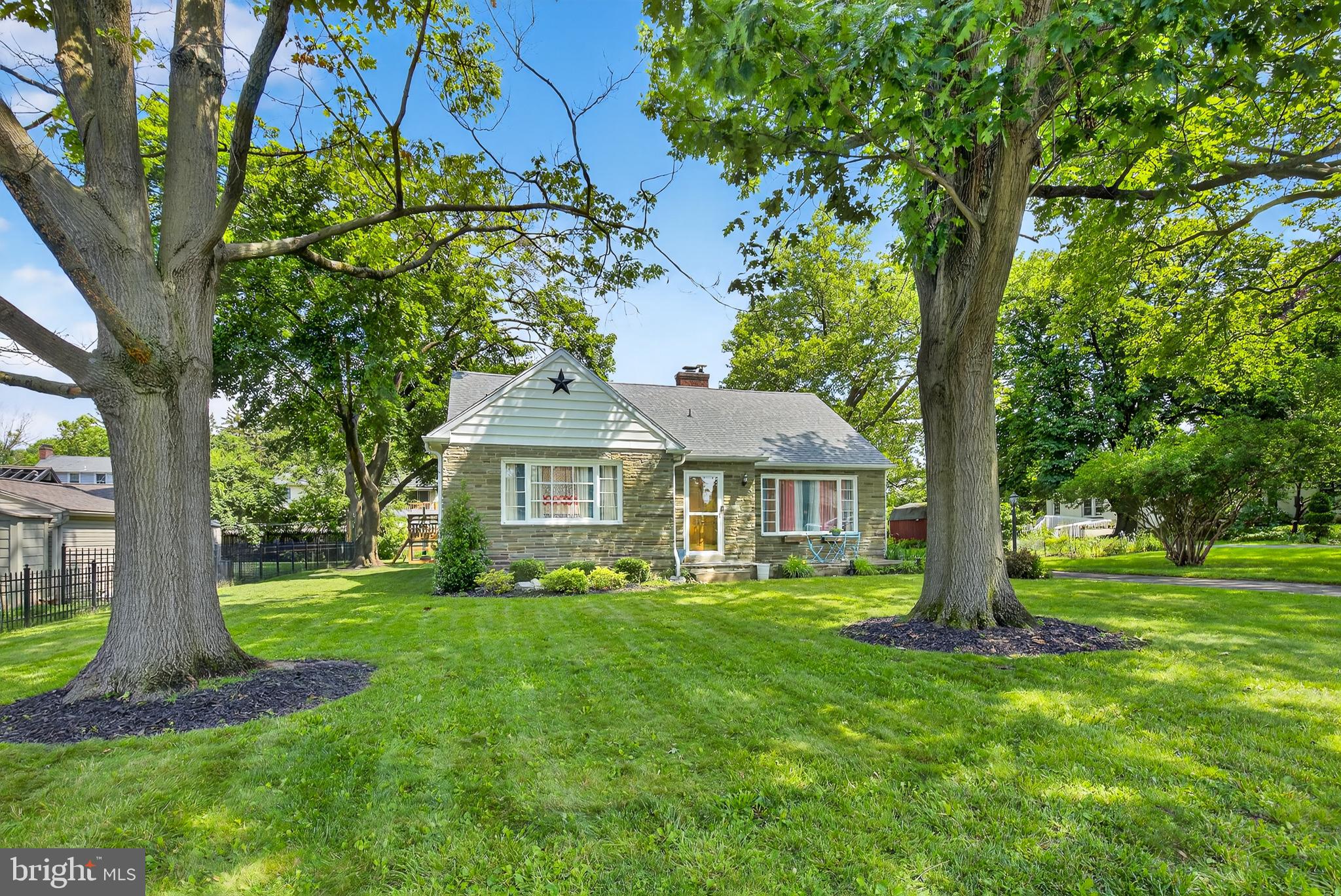 15 OVERLOOK AVENUE