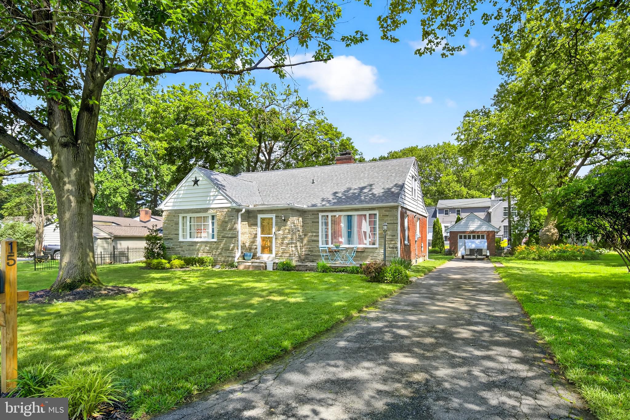 15 OVERLOOK AVENUE