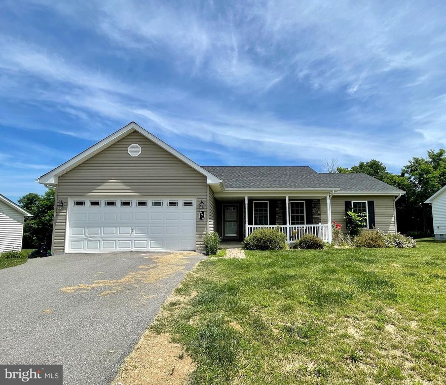 This 3 Bedroom , 2 Bath Rancher located in the Vineyard Subdivision is ready for its new owner! Built in 2015, this home has a great backyard for entertaining, a simple yet flowing floor plan to suit your family’s needs! So many great things to love about this home! This won’t last long set up your showing today!