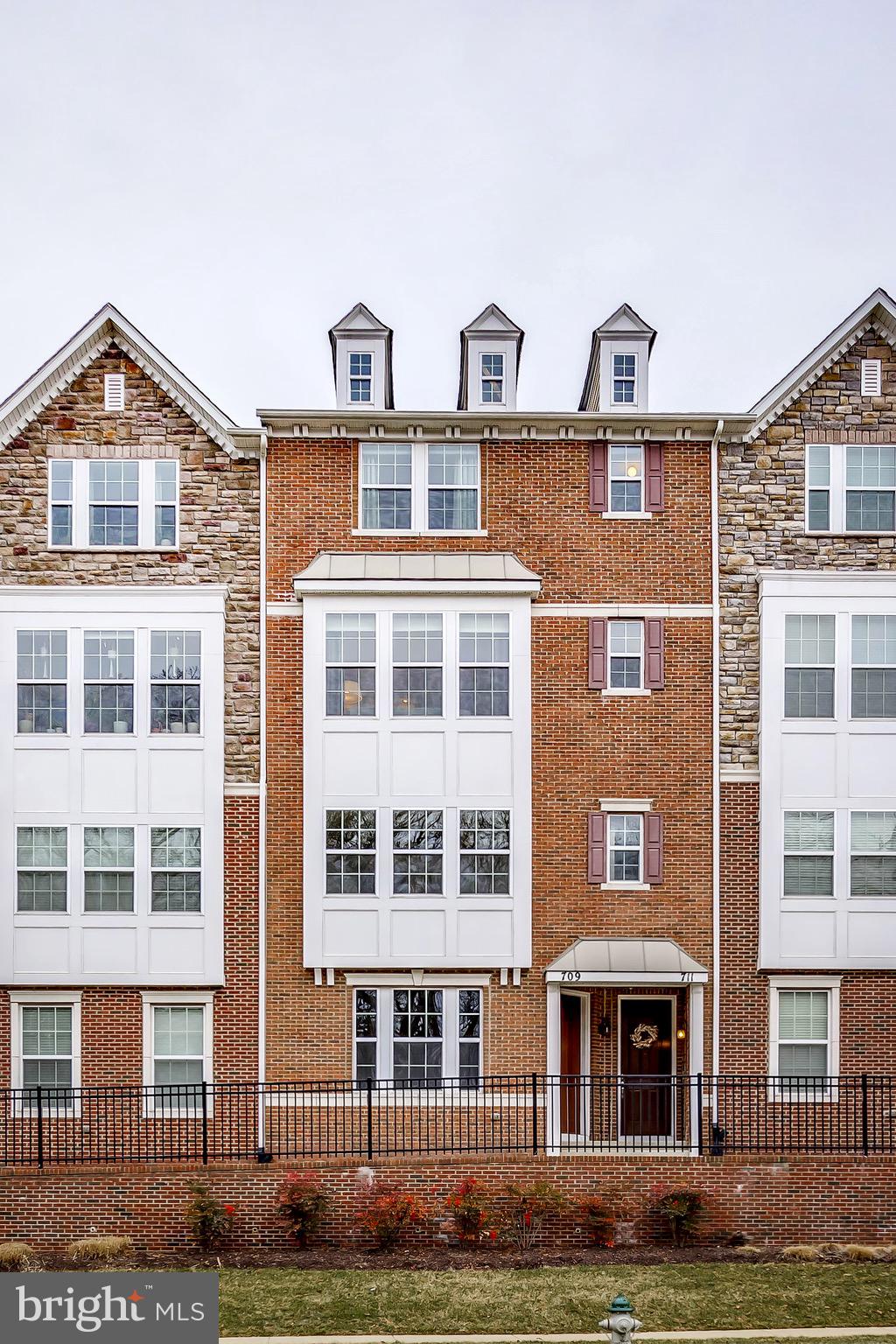 SUMMIT HALL RESERVE - Residential