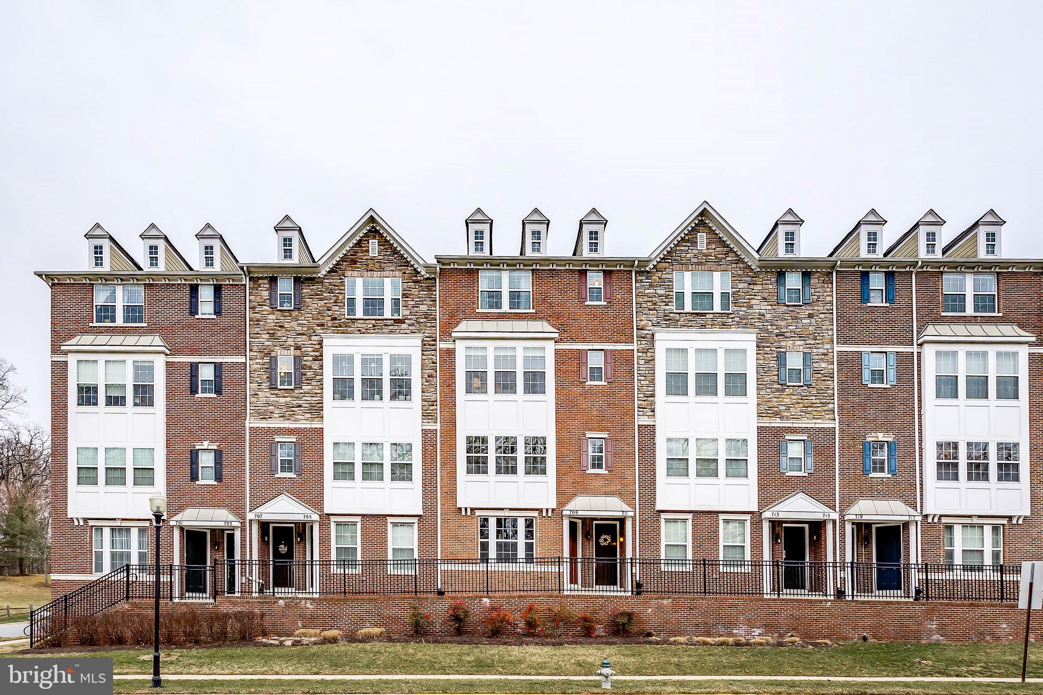 SUMMIT HALL RESERVE - Residential