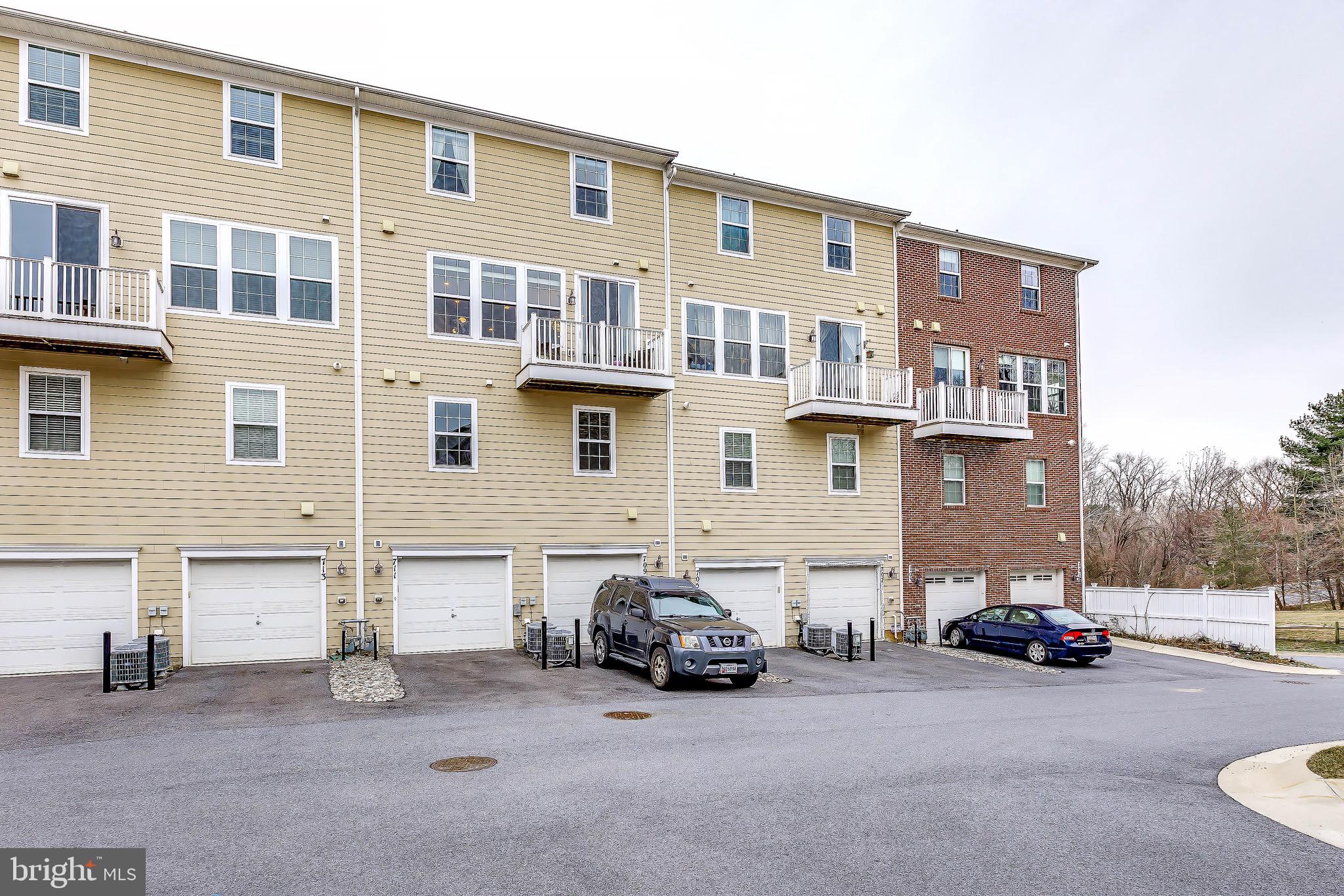 SUMMIT HALL RESERVE - Residential