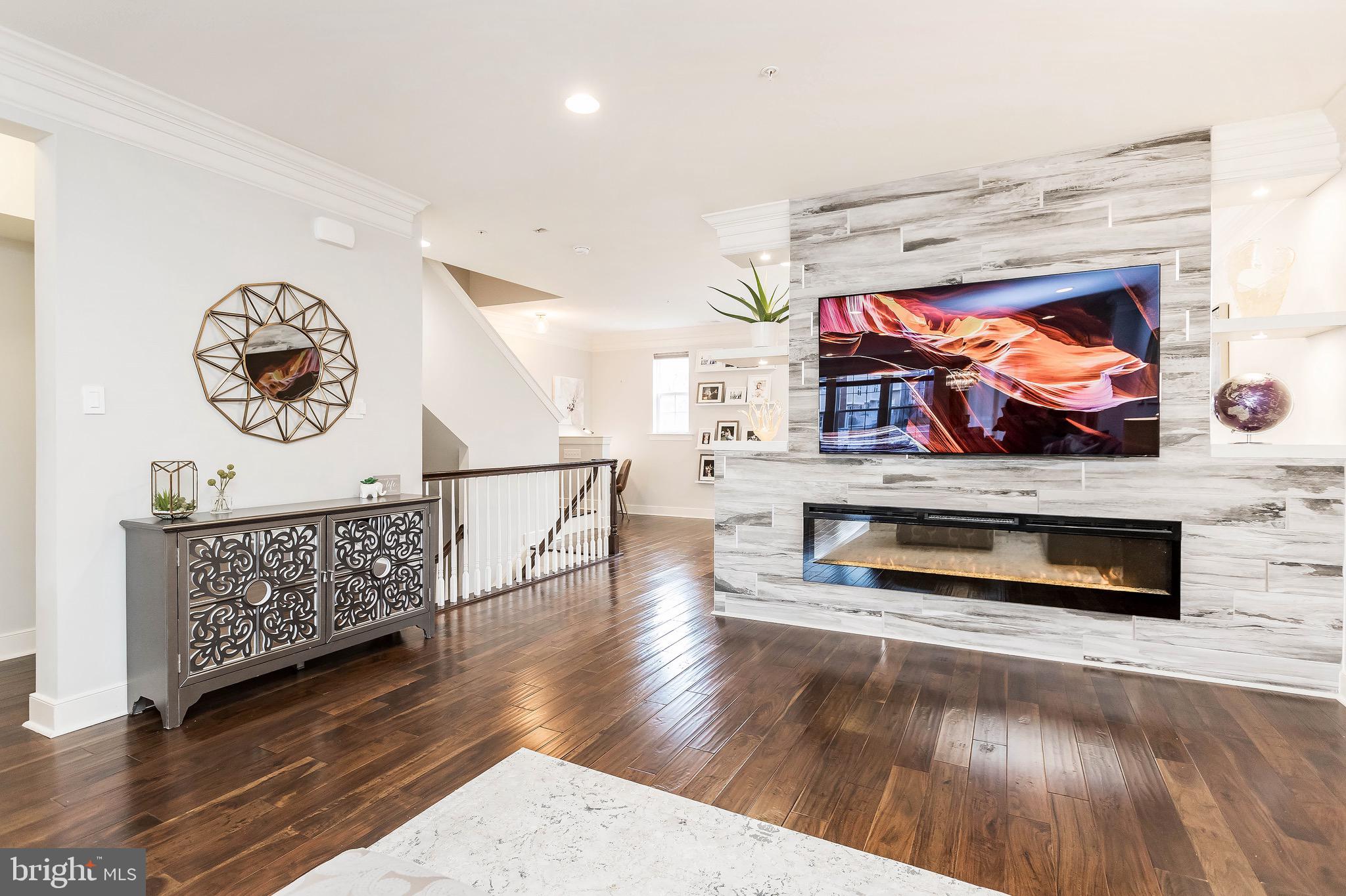SUMMIT HALL RESERVE - Residential