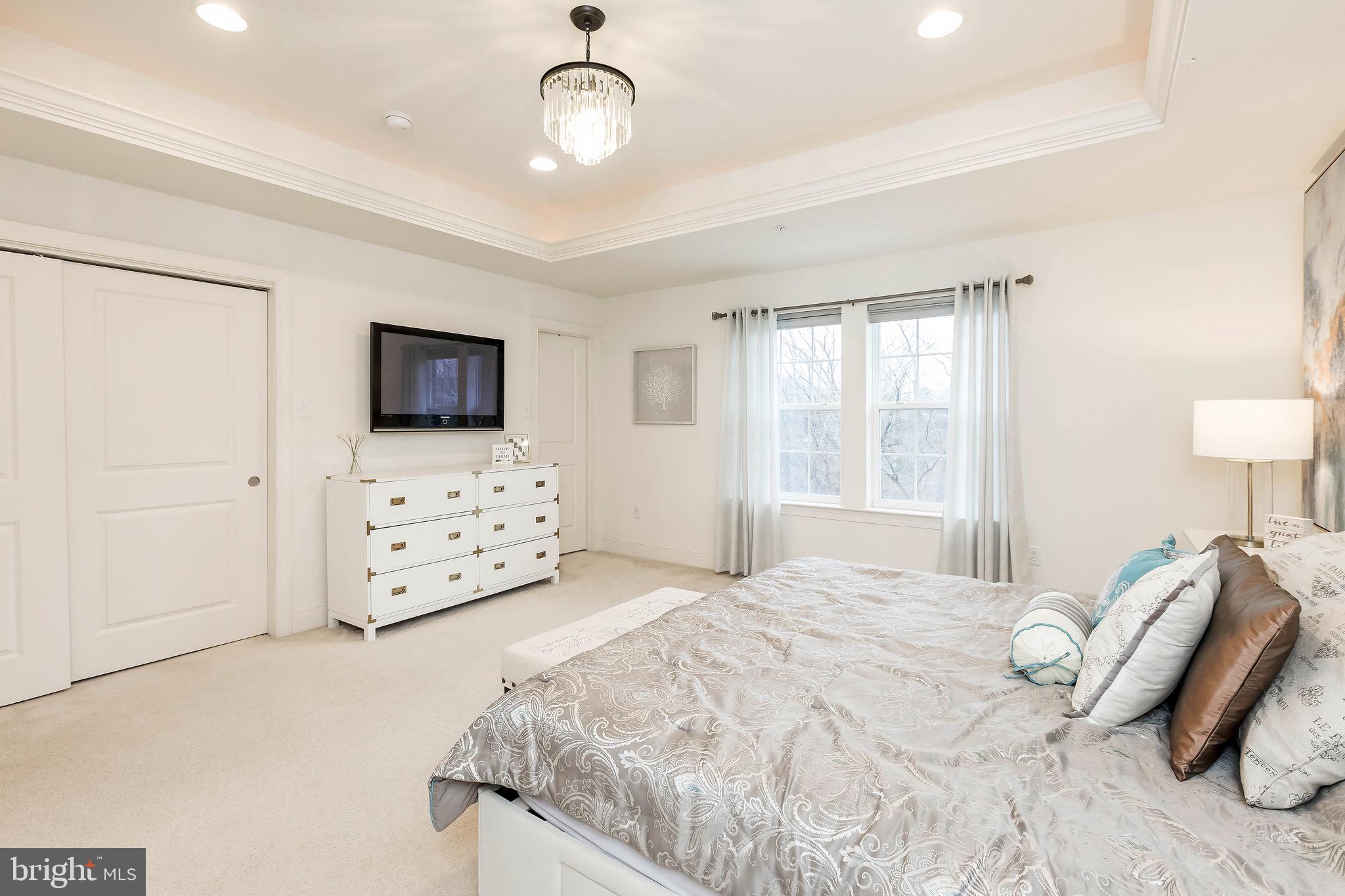 SUMMIT HALL RESERVE - Residential