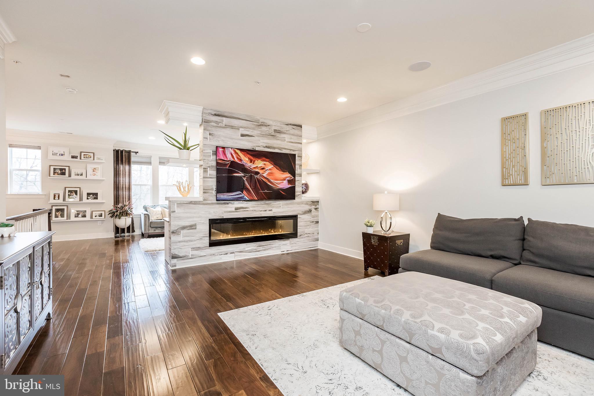 SUMMIT HALL RESERVE - Residential