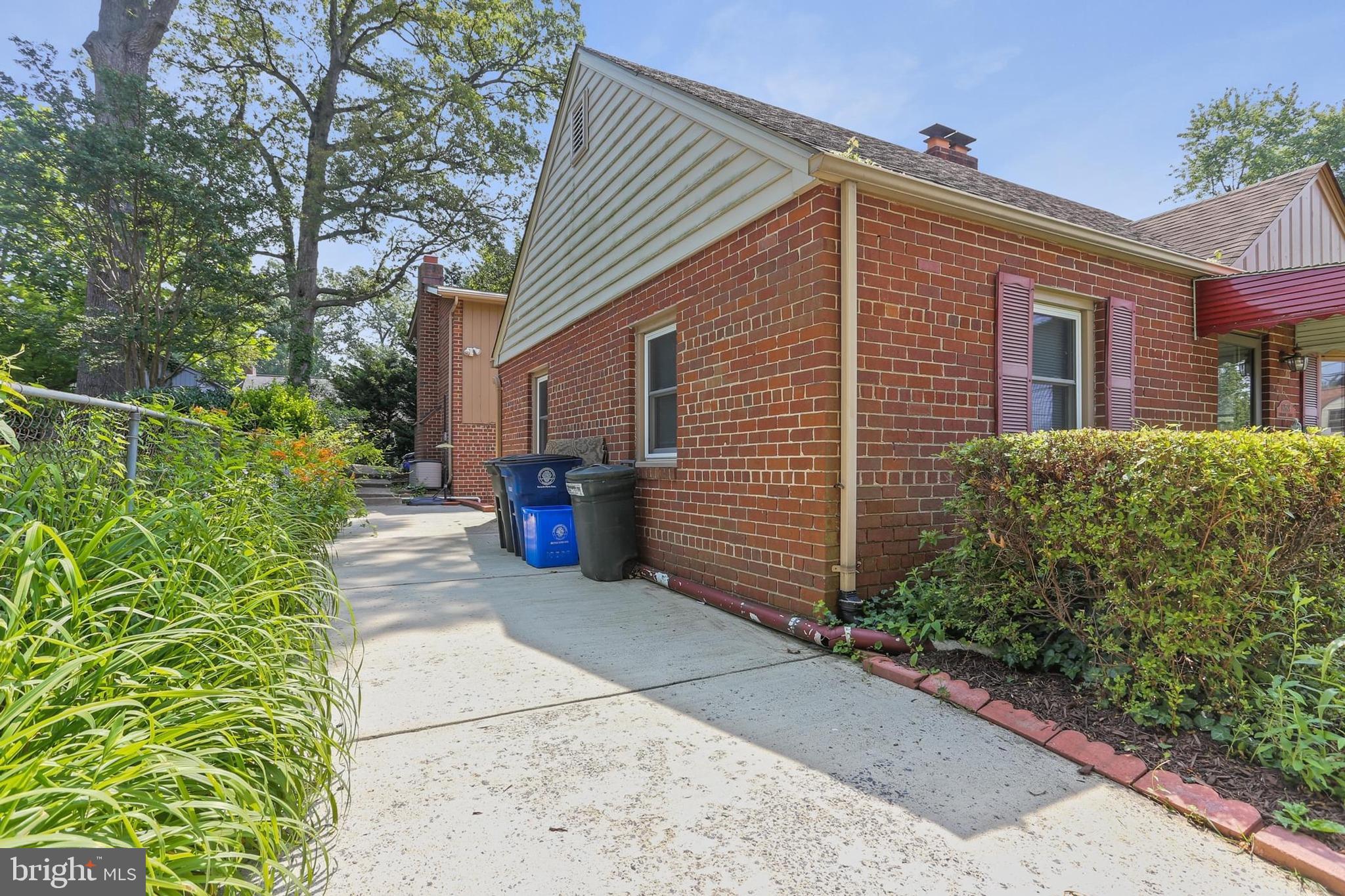 CHESTNUT RIDGE MANOR - Residential