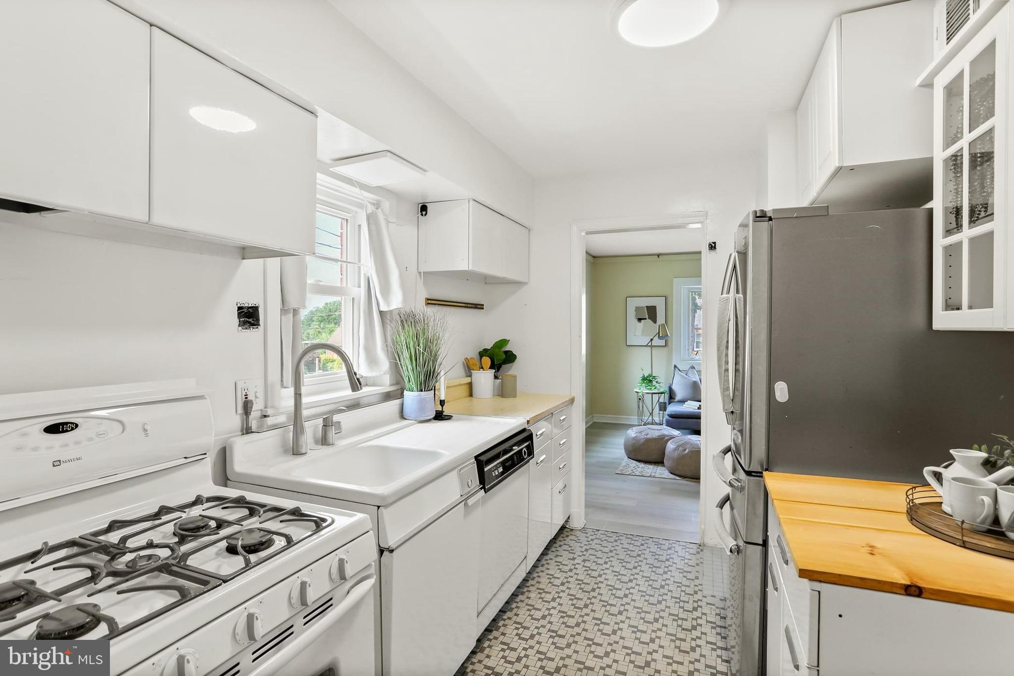 CHESTNUT RIDGE MANOR - Residential