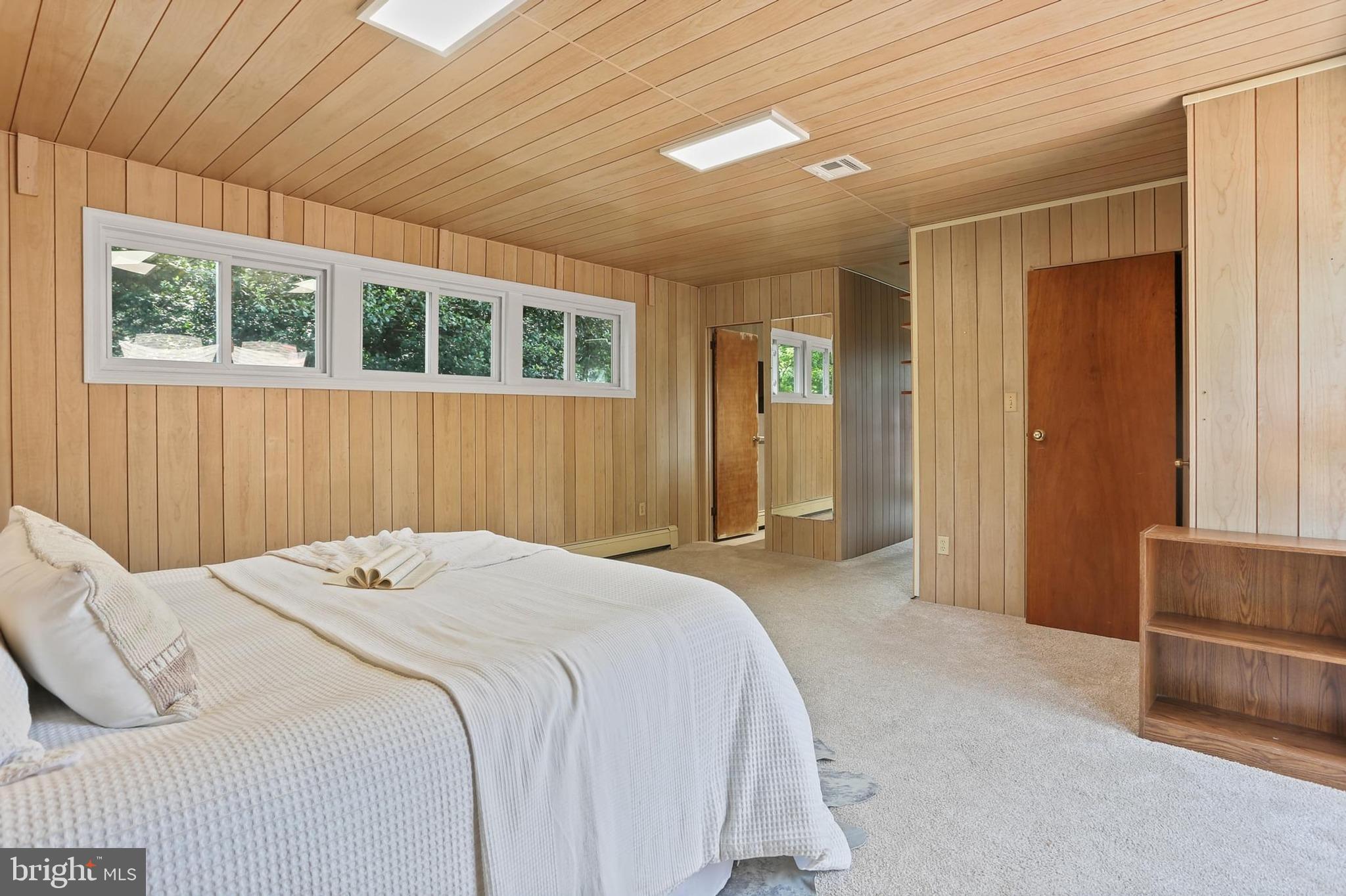 CHESTNUT RIDGE MANOR - Residential