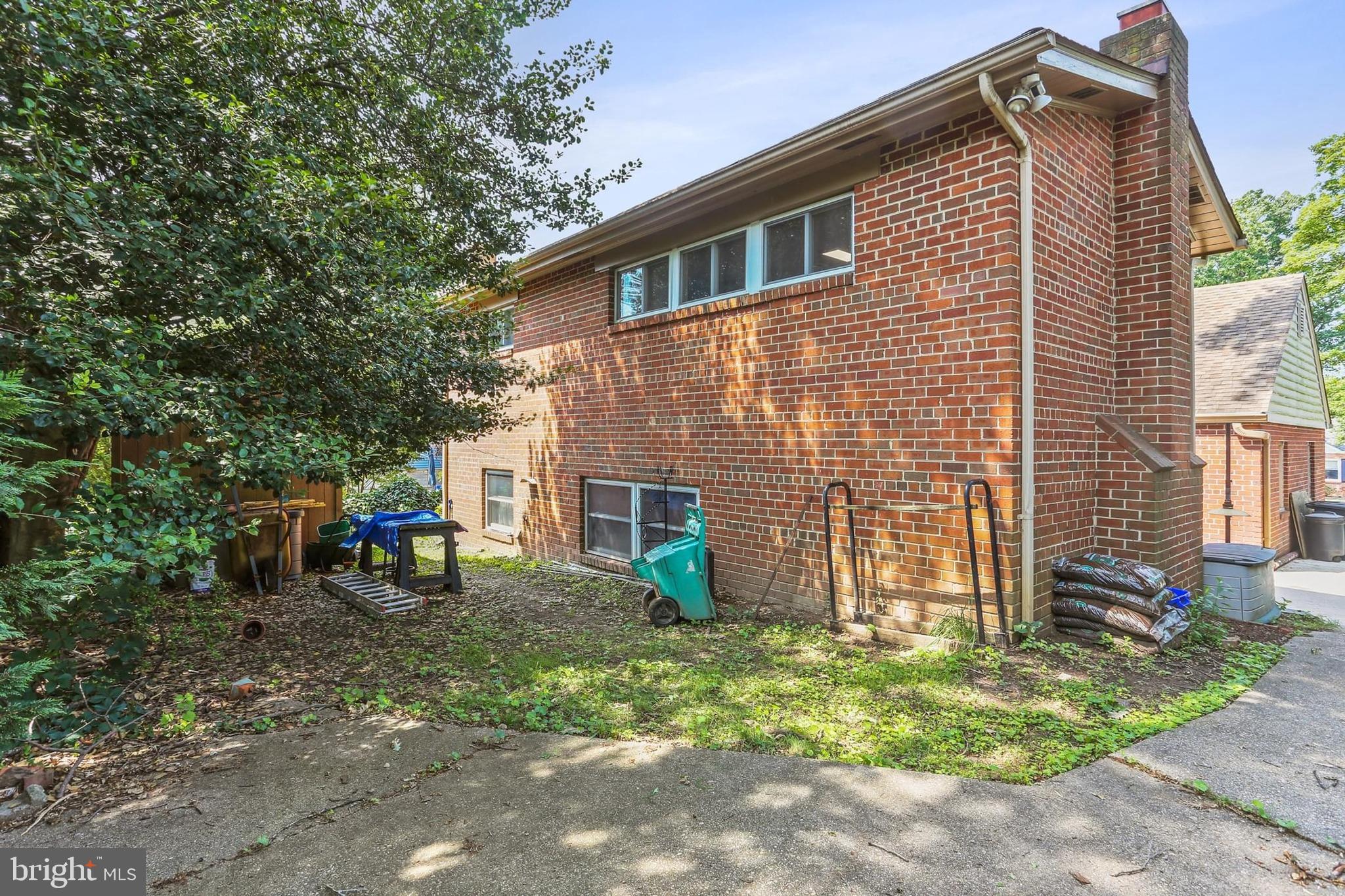 CHESTNUT RIDGE MANOR - Residential