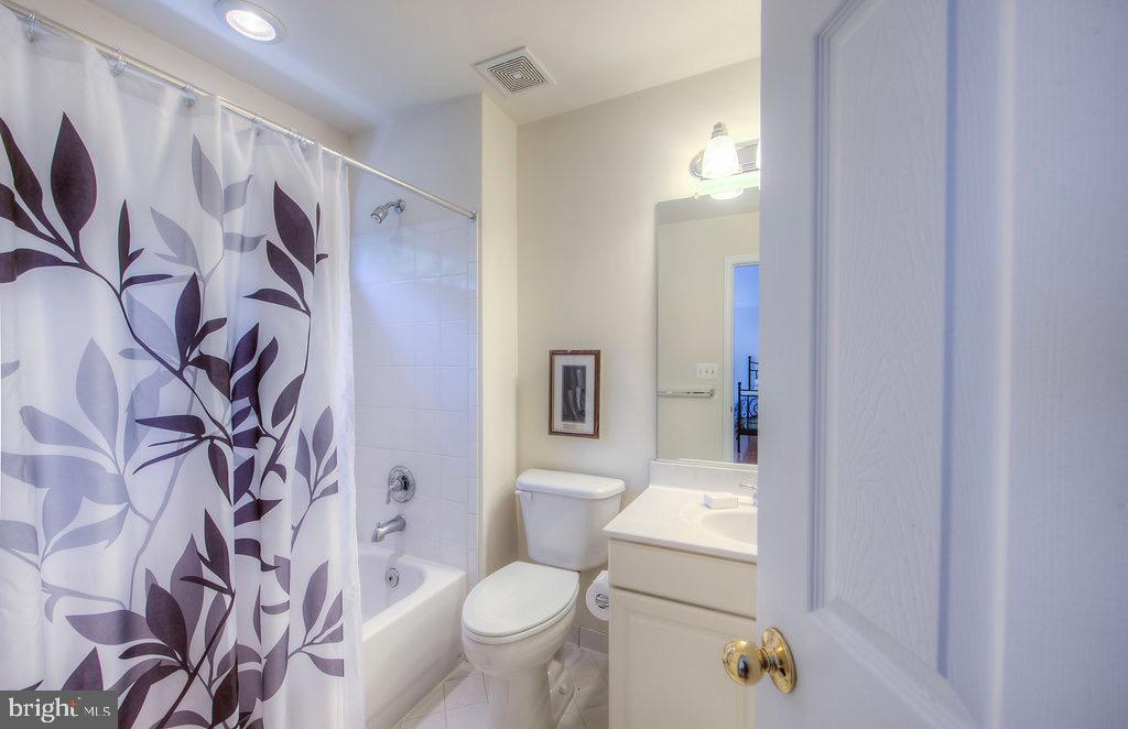 HIGHGROVE ESTATES - Residential Lease