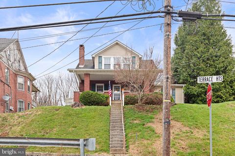 1 TERRACE HEIGHTS GLEN ROCK PA 17327