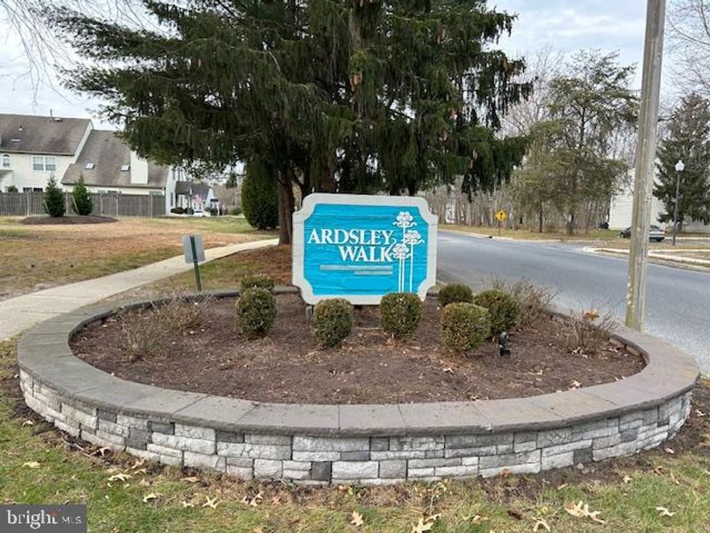 Photo of 110 Wagonwheel Court, MARLTON, NJ 08053 (MLS # NJBL2102422)