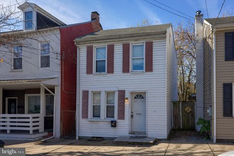 238 S 4TH STREET COLUMBIA PA 17512