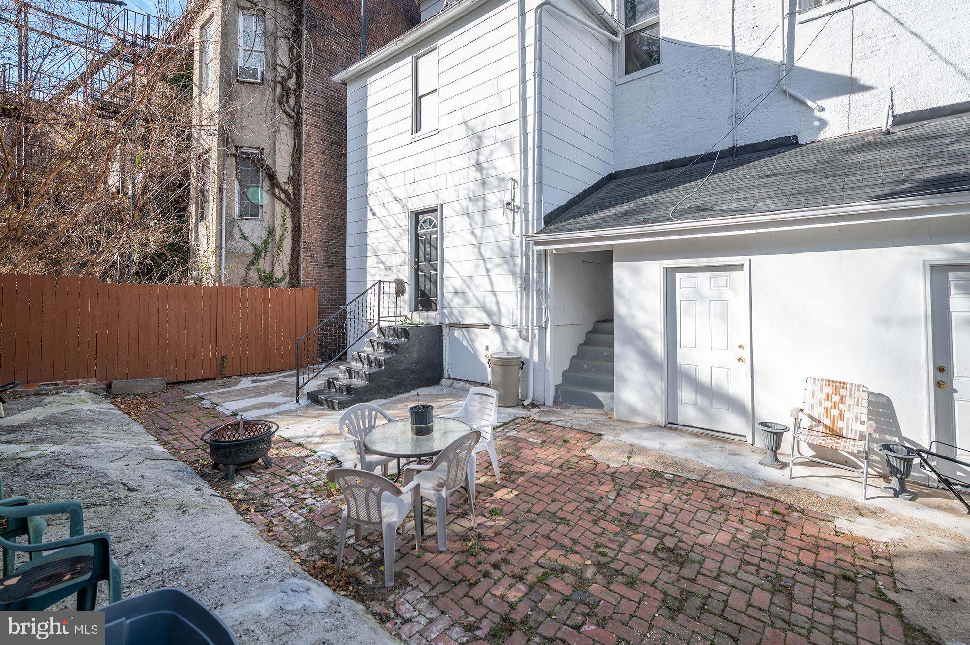 UPTON - Residential Lease