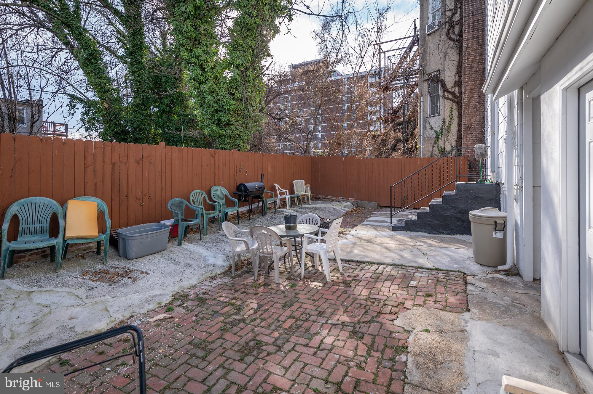 UPTON - Residential Lease