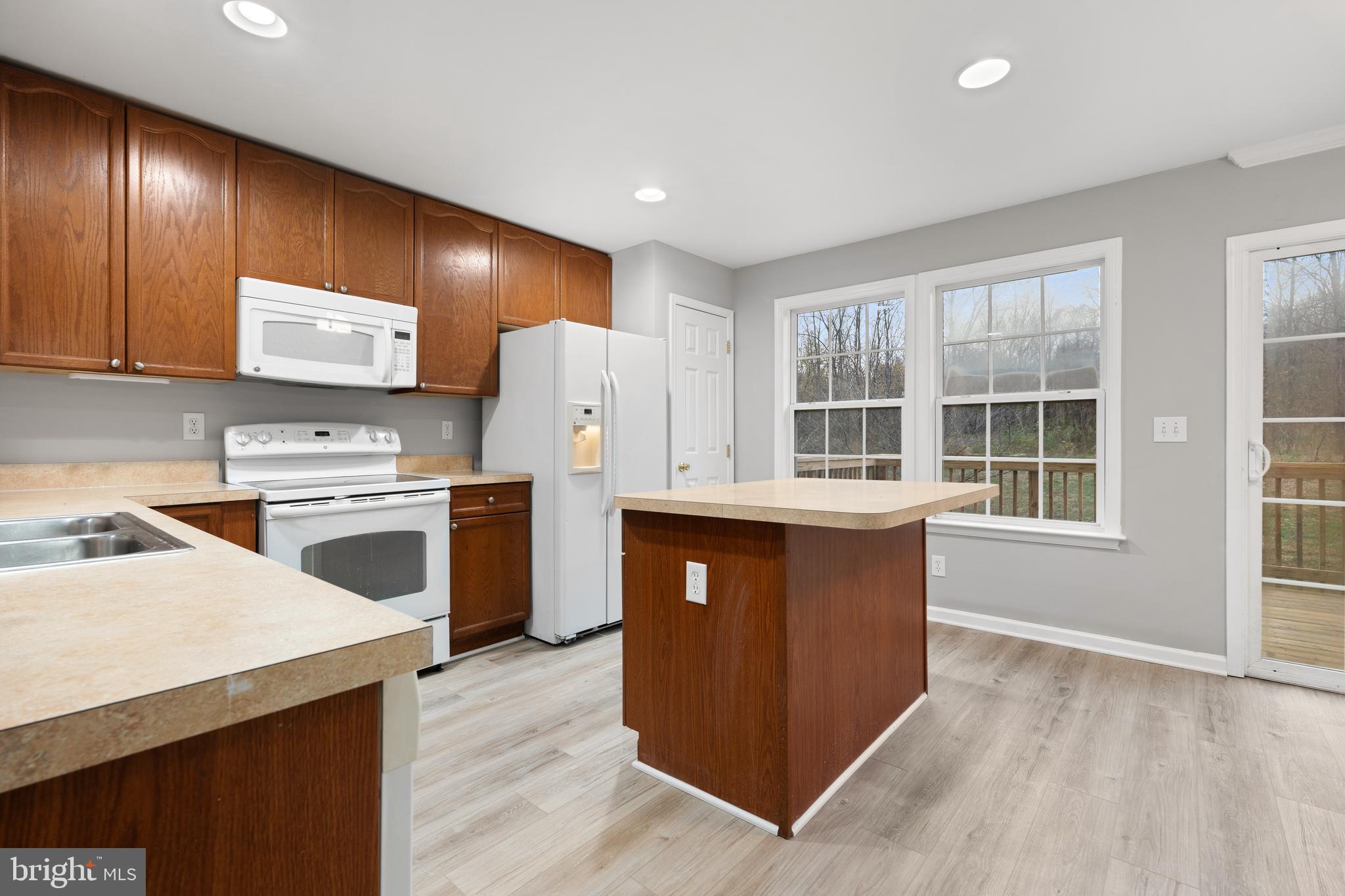 STONEBROOK VILLAGE - Residential