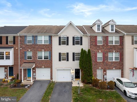 Townhouse For Sale - 219 Rumbling Rock Road<br/> Berkeley County, HEDGESVILLE, WV 25427