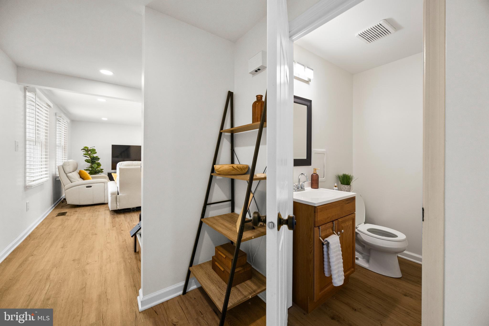 AMBER MEADOWS - Residential Lease