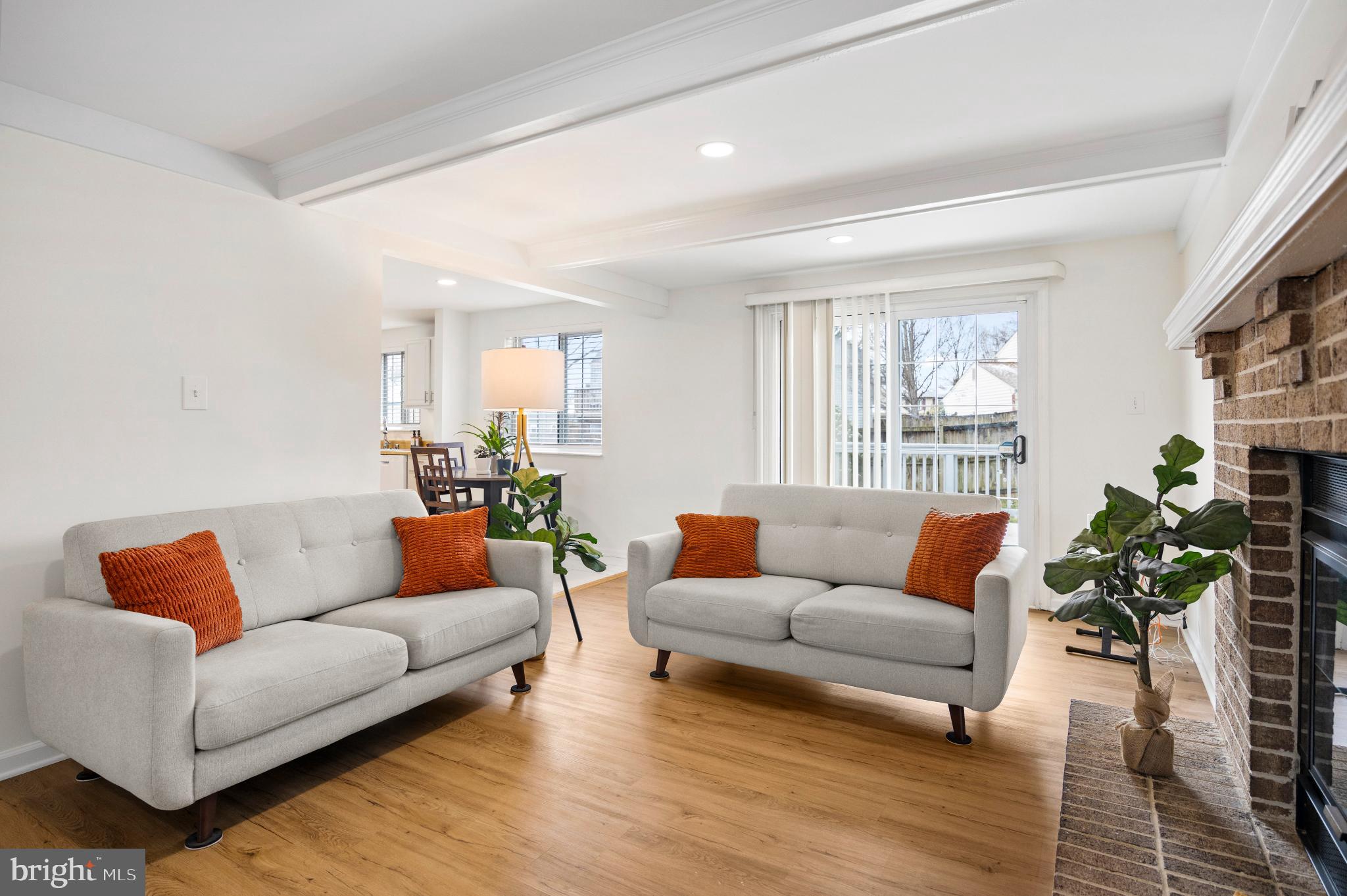 AMBER MEADOWS - Residential Lease