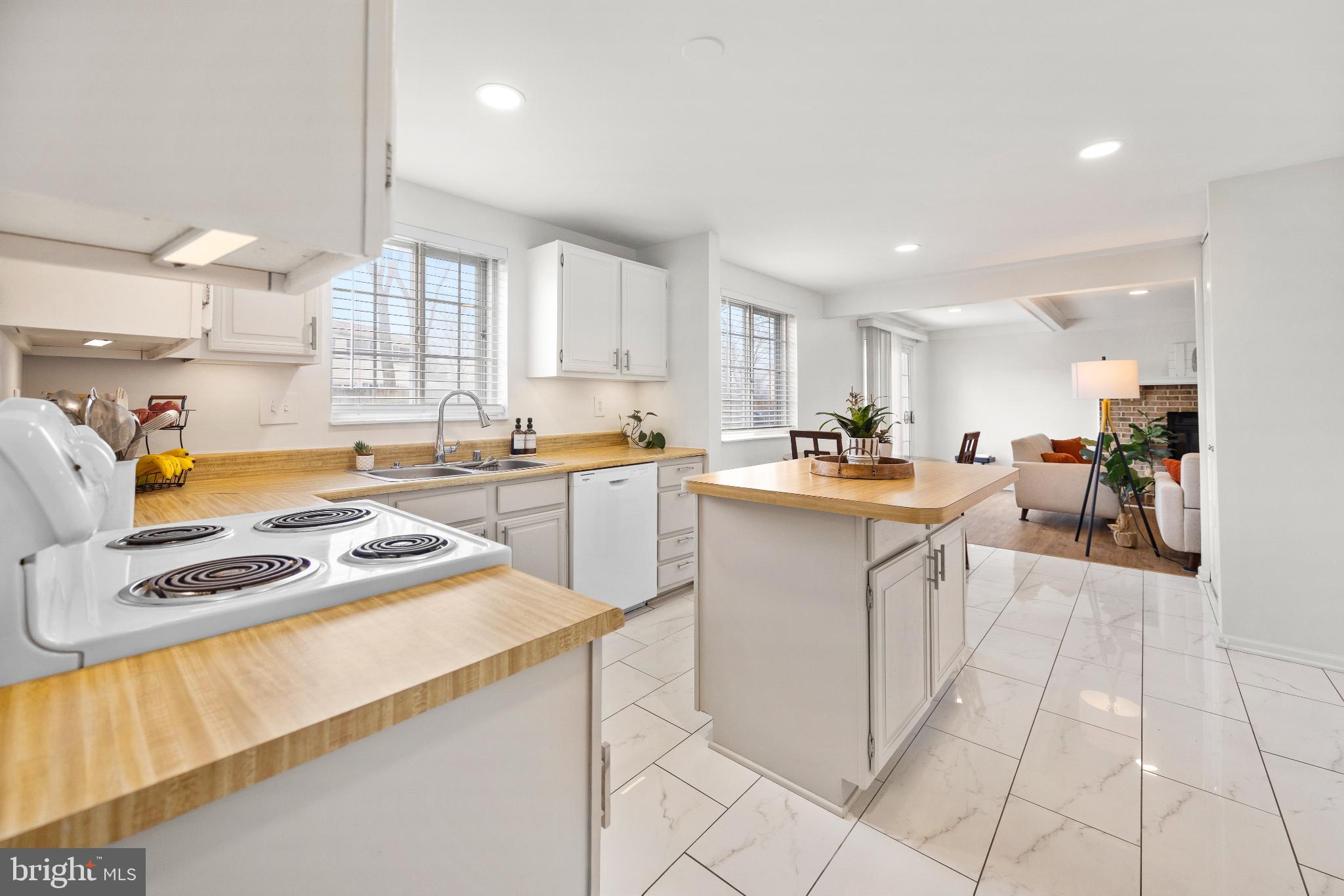 AMBER MEADOWS - Residential Lease