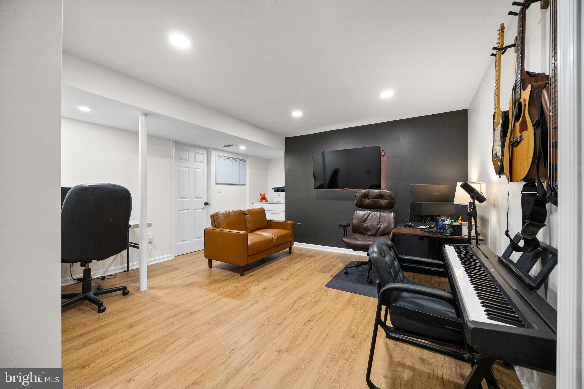 AMBER MEADOWS - Residential Lease