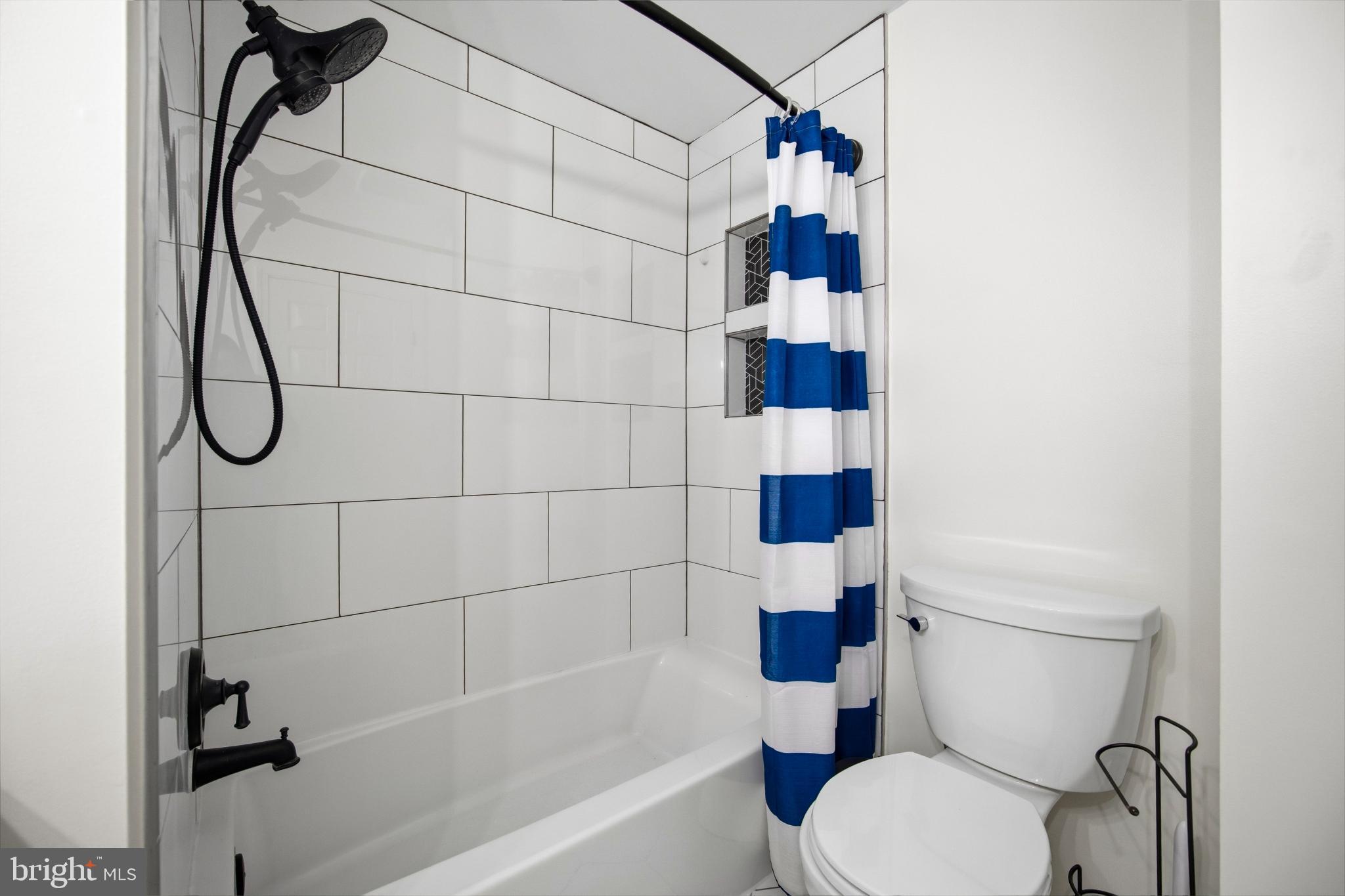 AMBER MEADOWS - Residential Lease