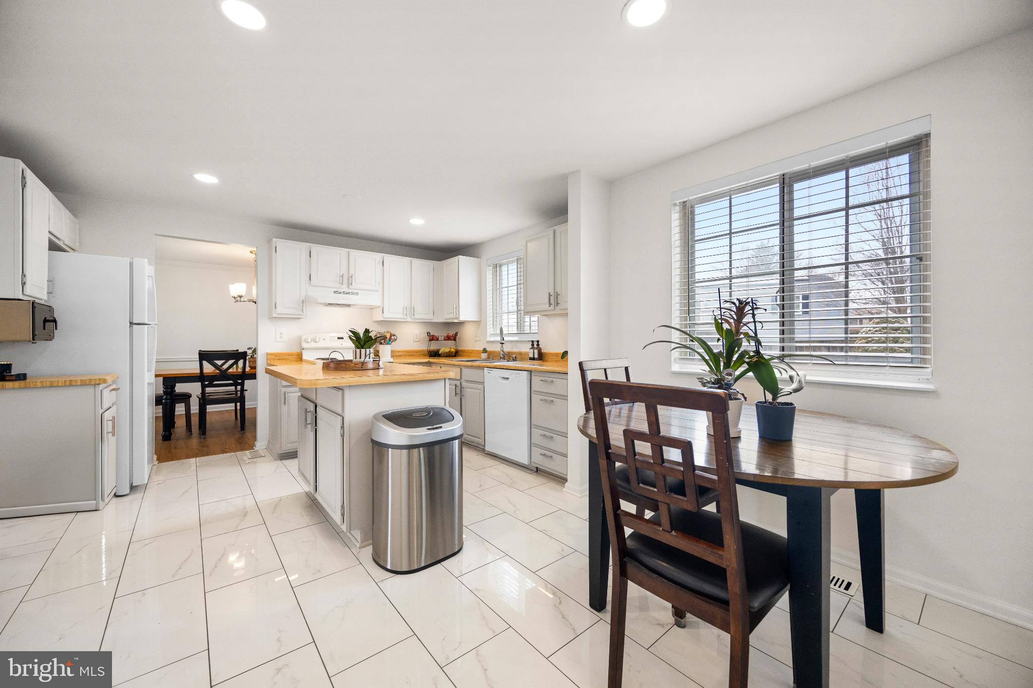 AMBER MEADOWS - Residential Lease