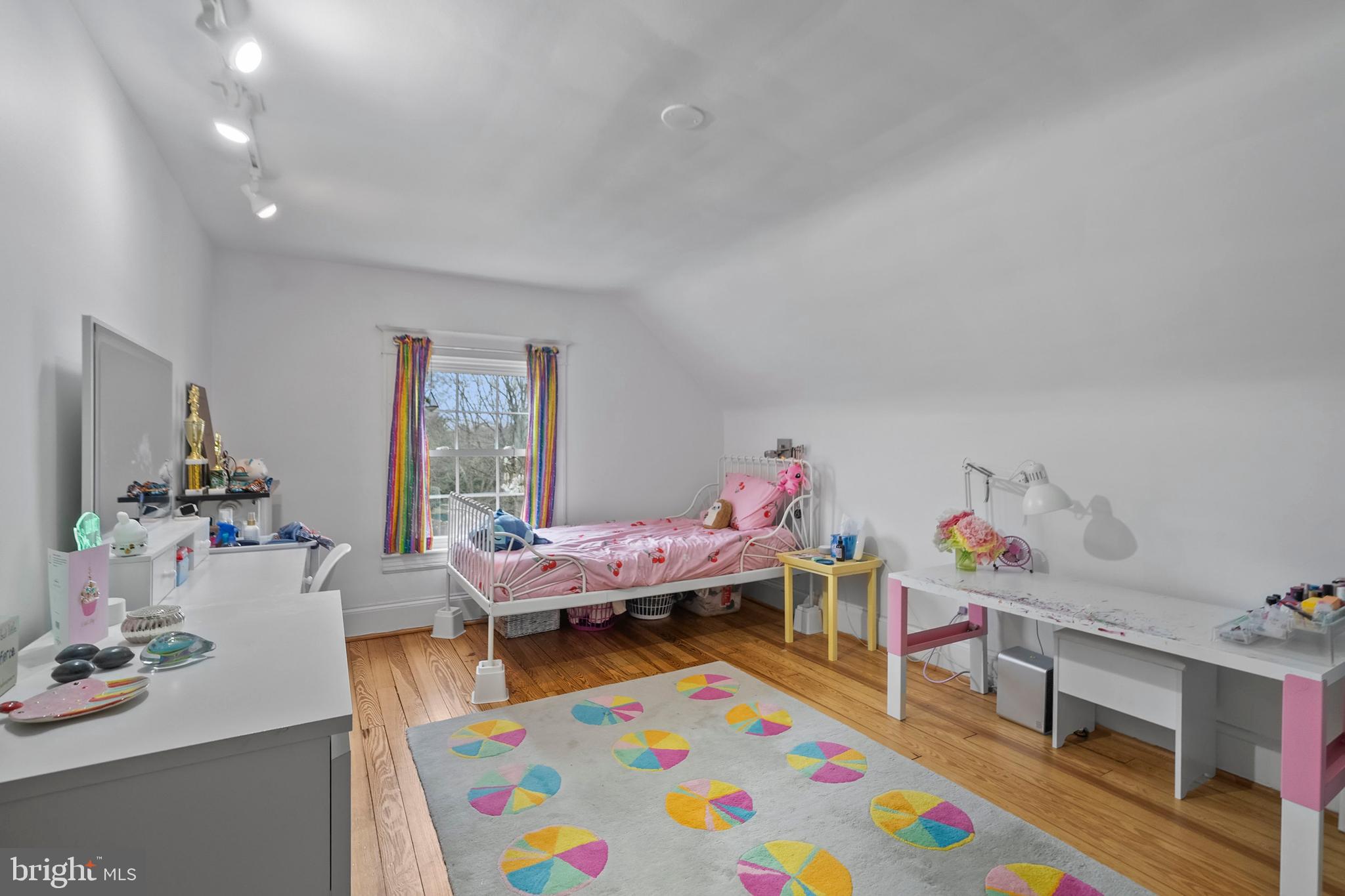 NORTH ROLAND PARK - Residential