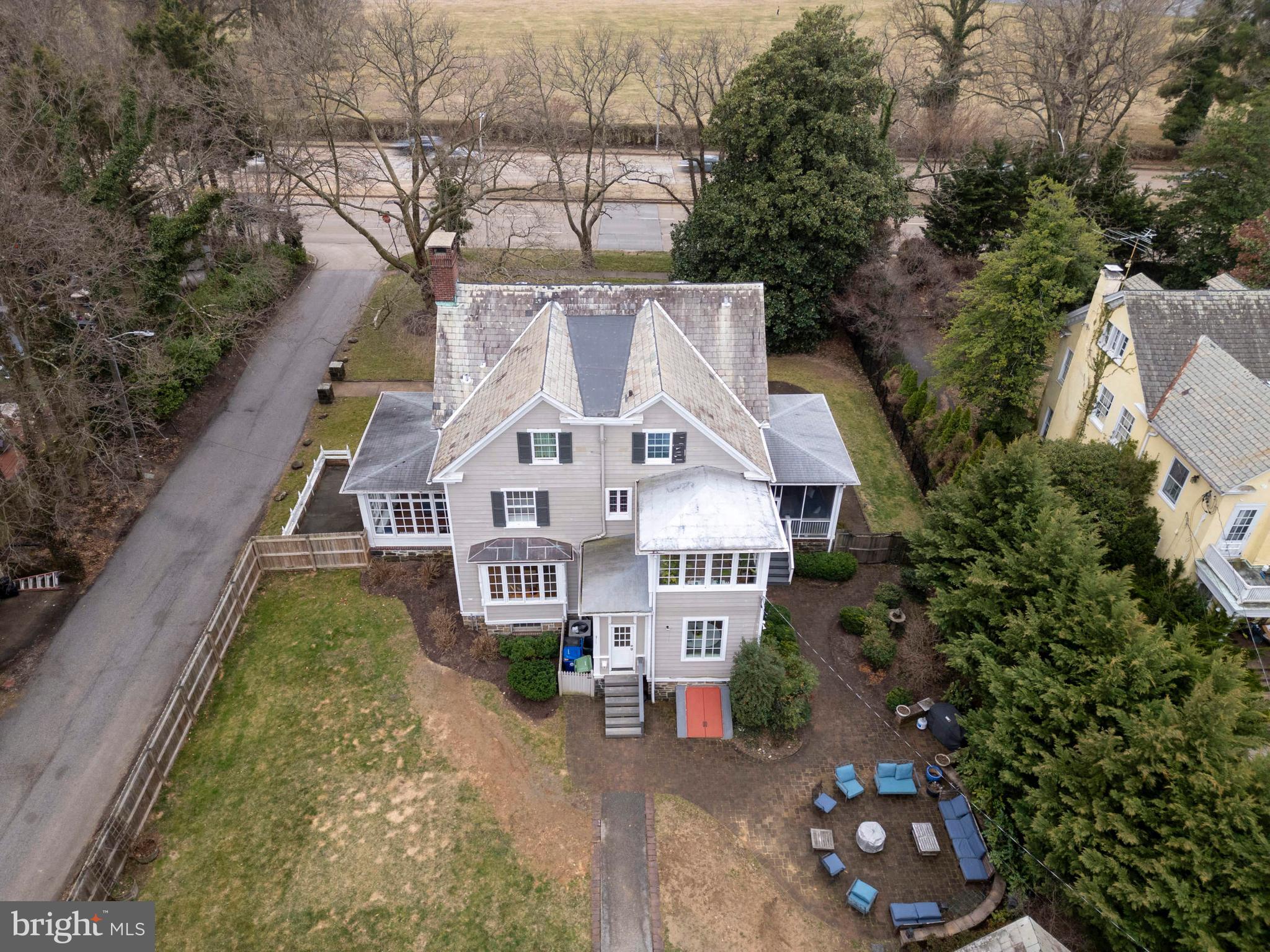 NORTH ROLAND PARK - Residential