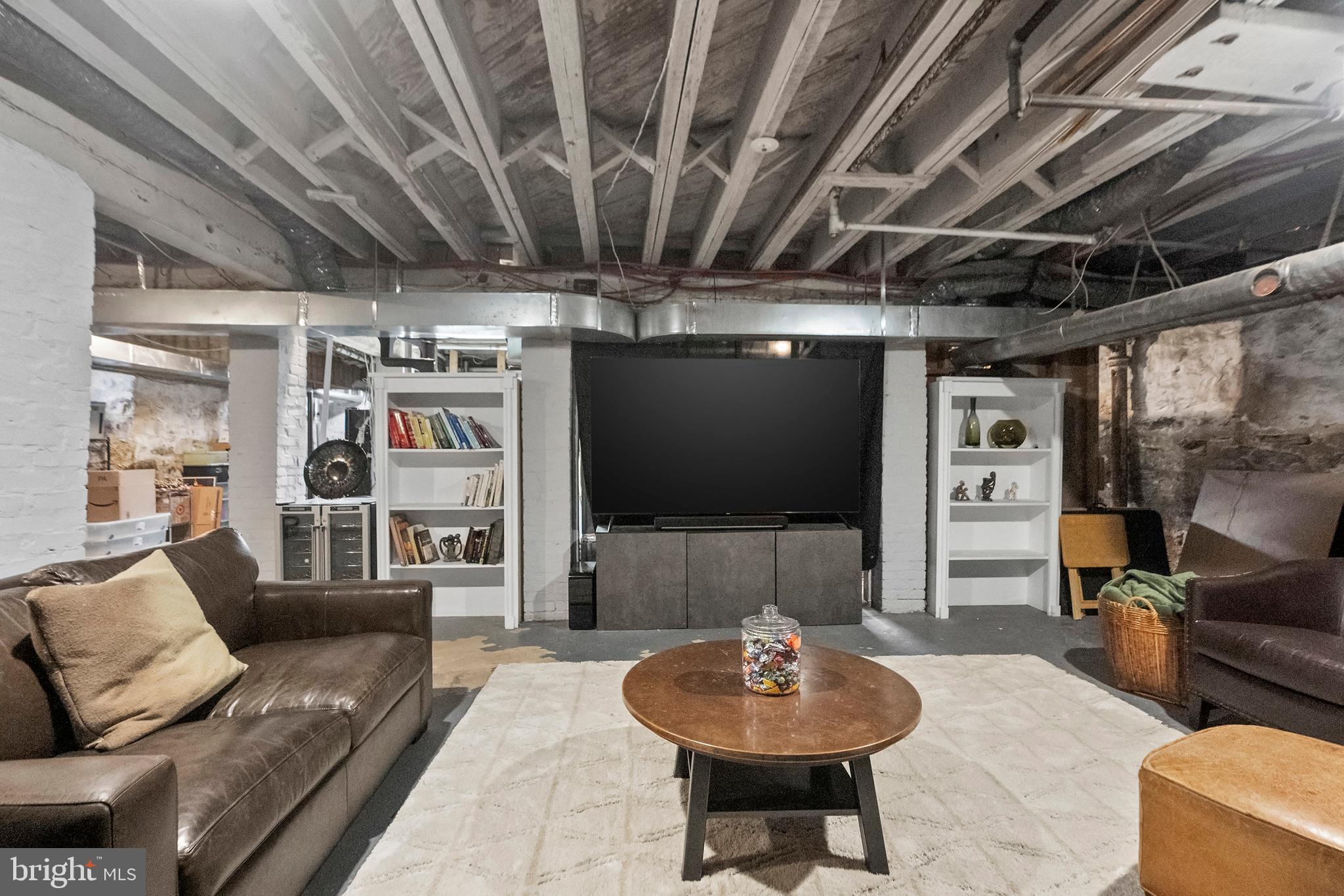 NORTH ROLAND PARK - Residential