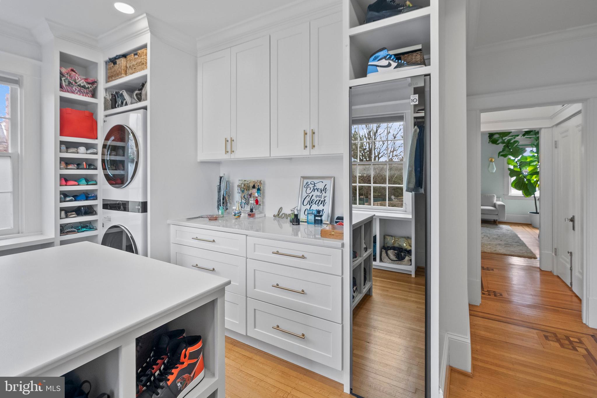 NORTH ROLAND PARK - Residential