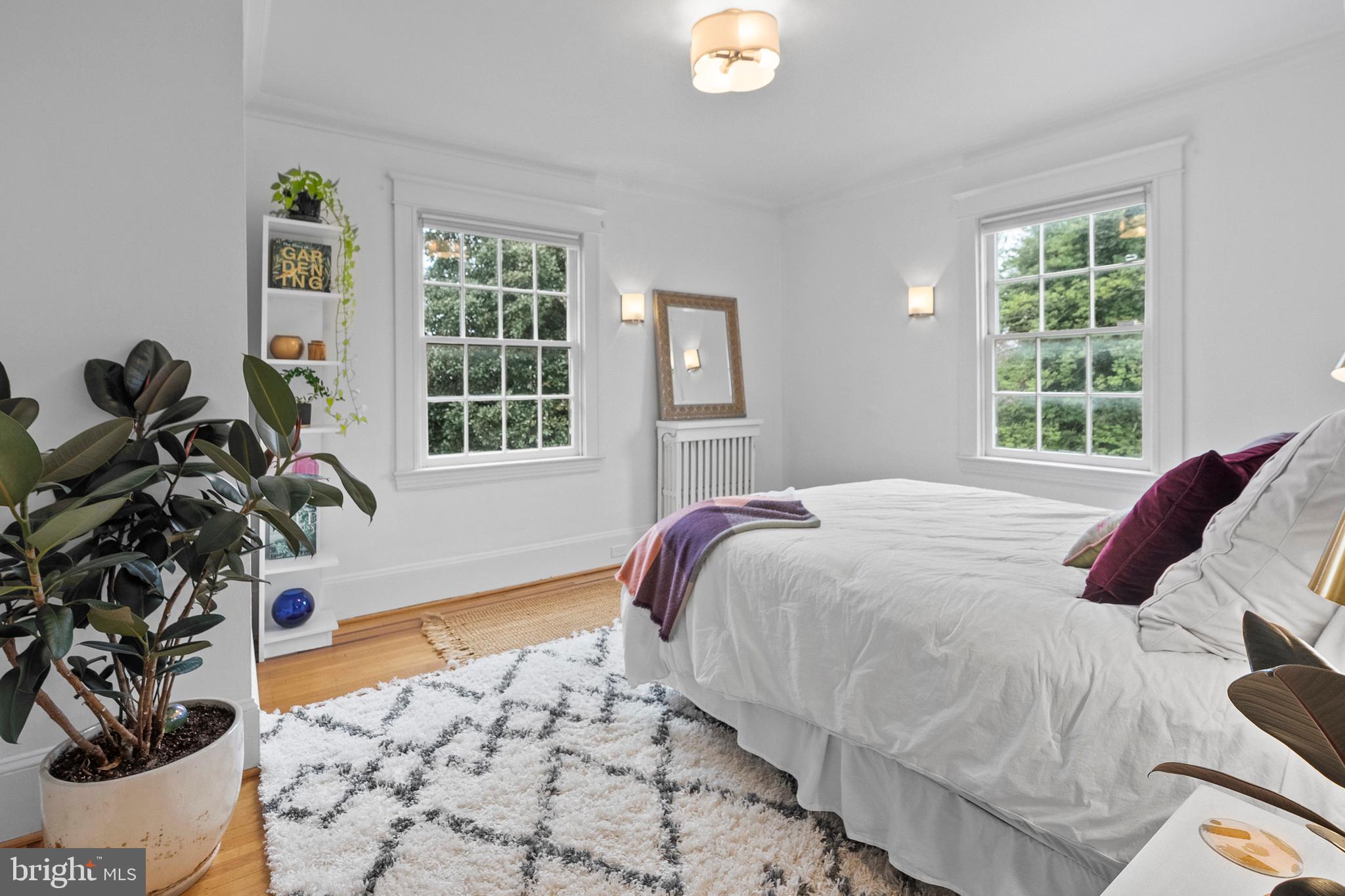 NORTH ROLAND PARK - Residential